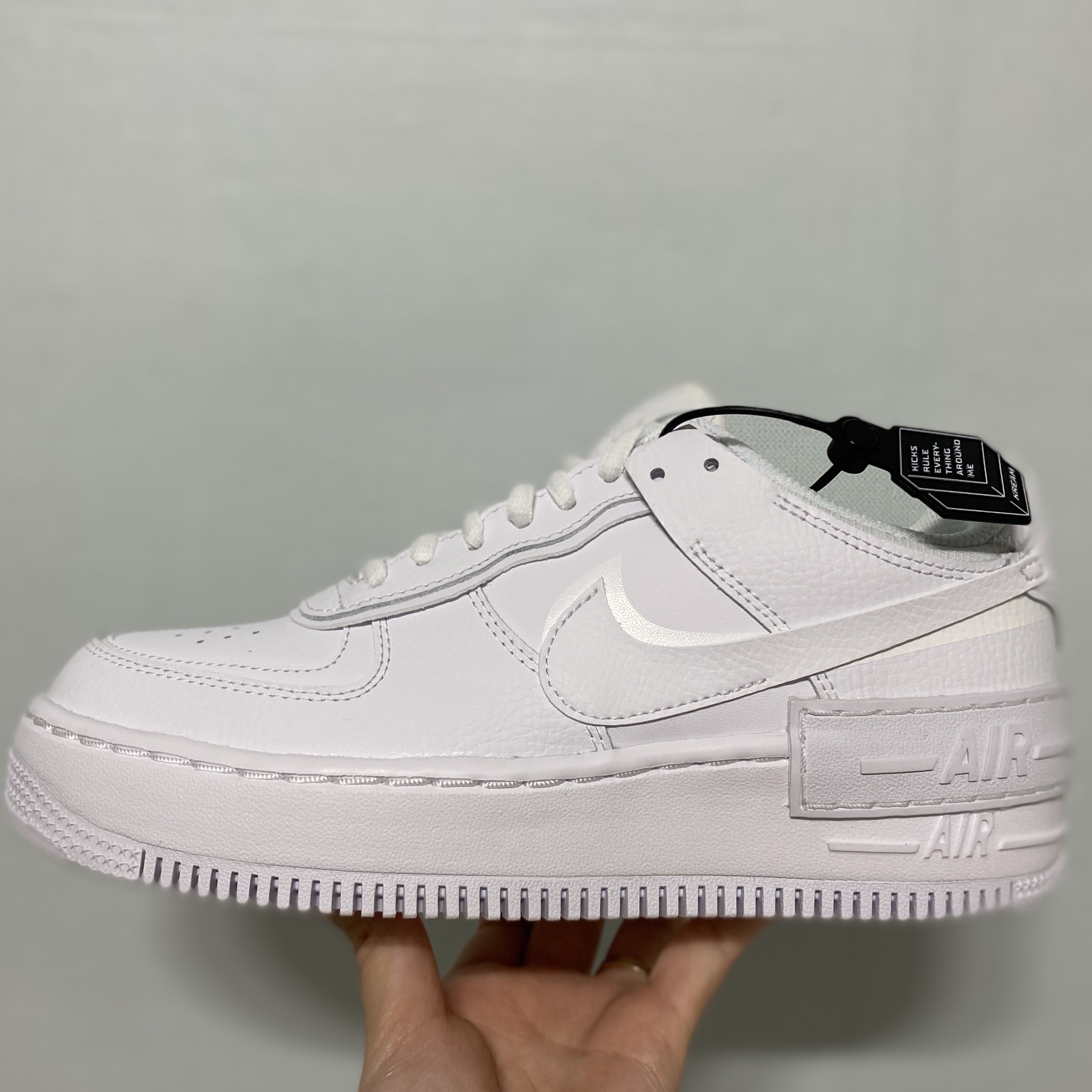 (W) Nike Air Force 1 Shadow Triple White 착용 스타일 - 2