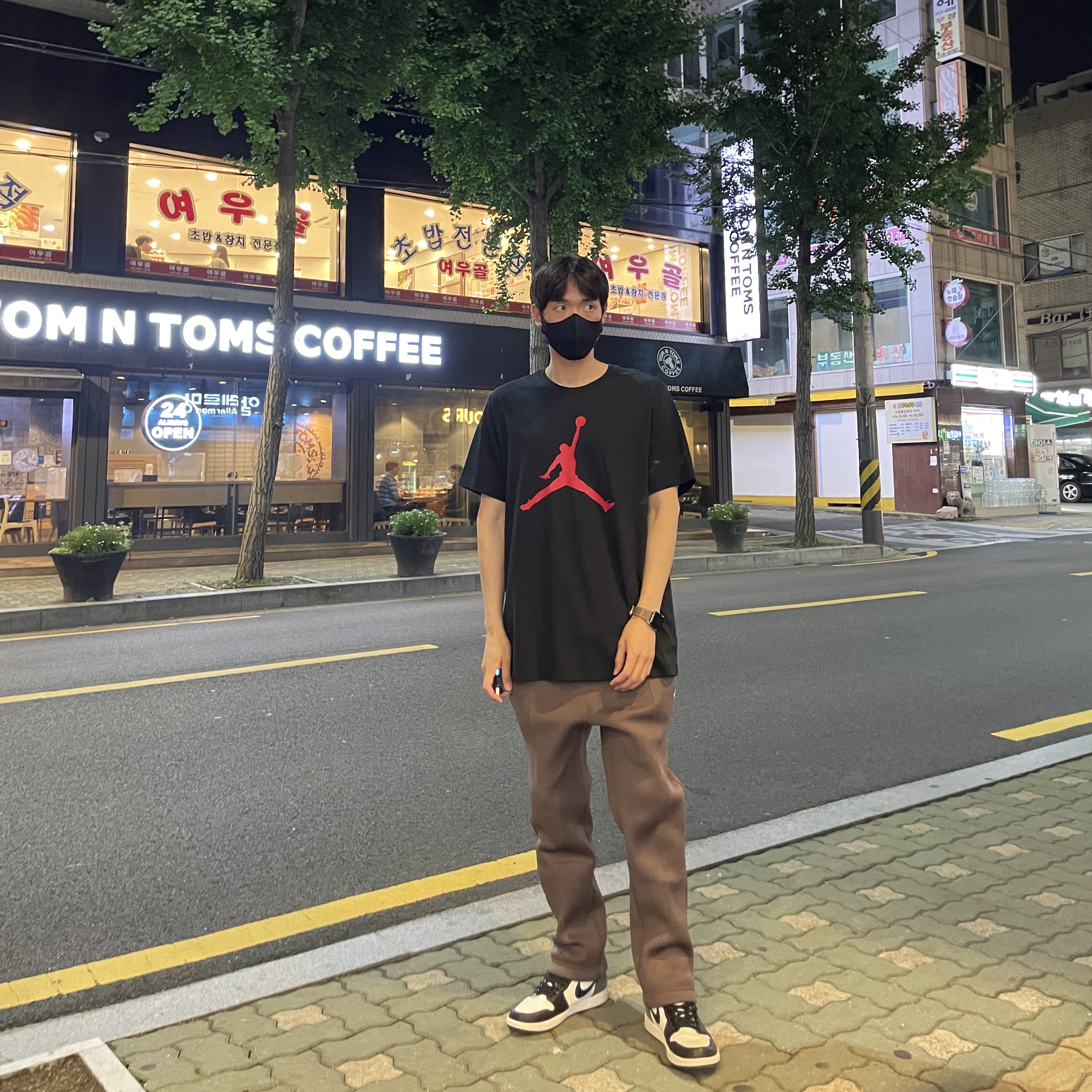 Jordan 1 Retro High OG Black Mocha, Jordan x Union Leisure Pants Ironstone 착용 스타일