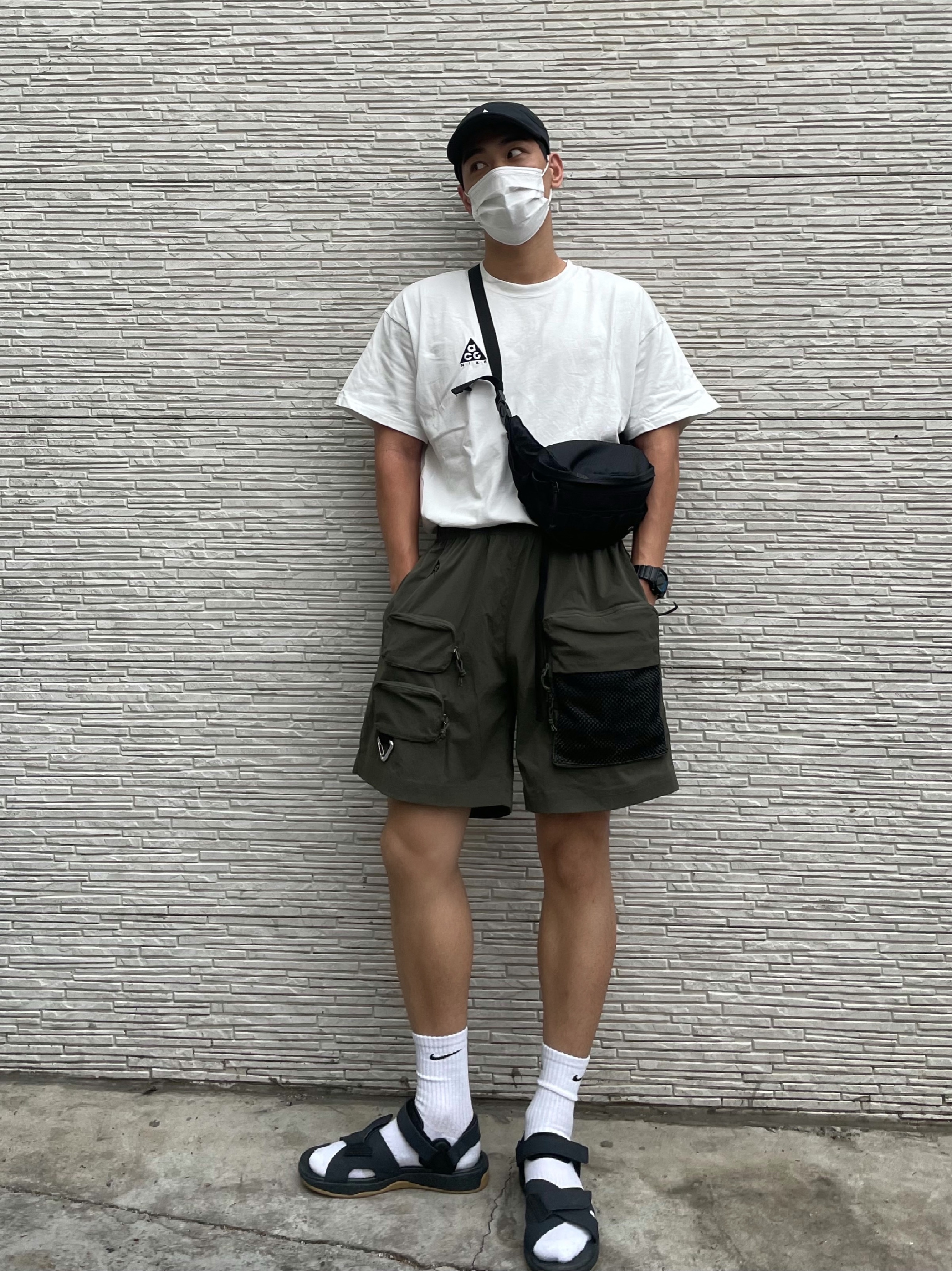 Nike ACG Air Deschutz Black Gum 착용 스타일