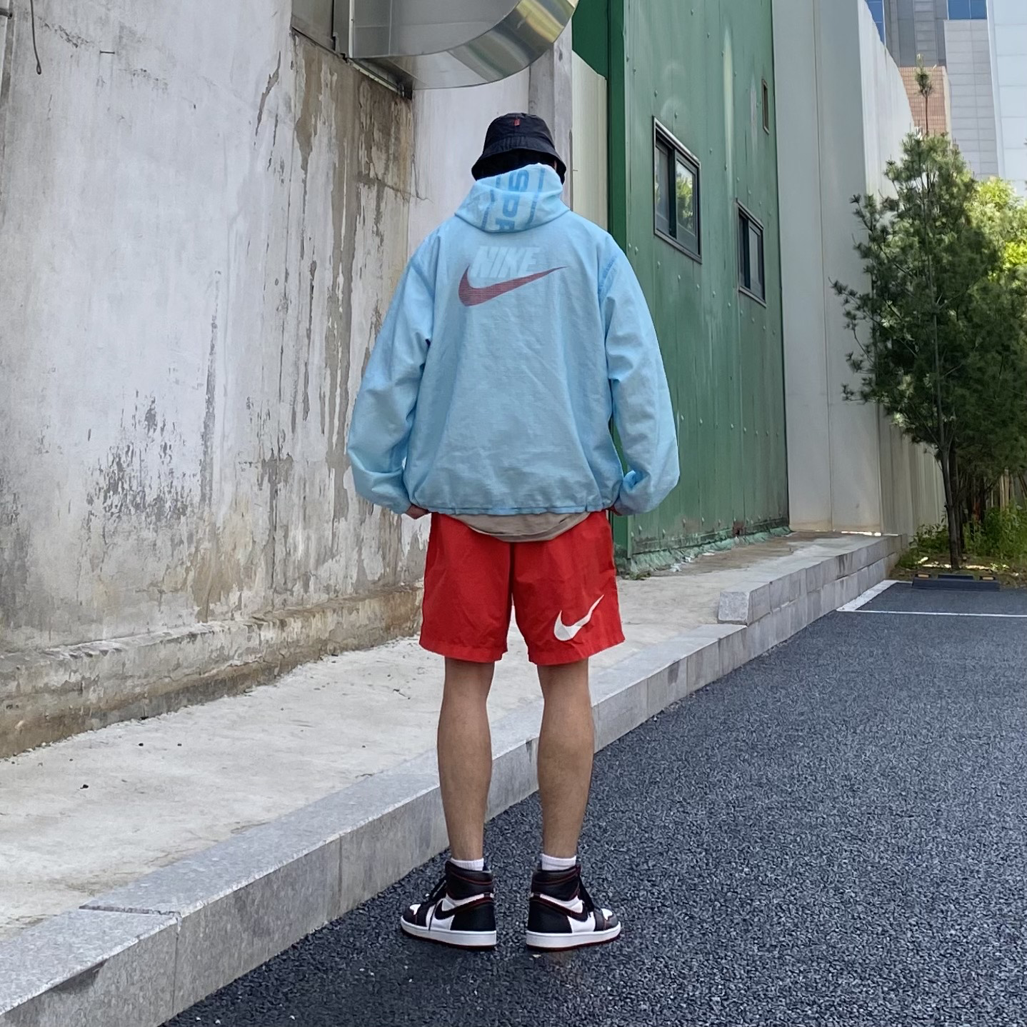 Supreme x Nike Jewel Reversible Ripstop Anorak White - 20FW, Supreme x The North Face Snakeskin Packable Reversible Crusher Black - 18SS 착용 스타일 - 1