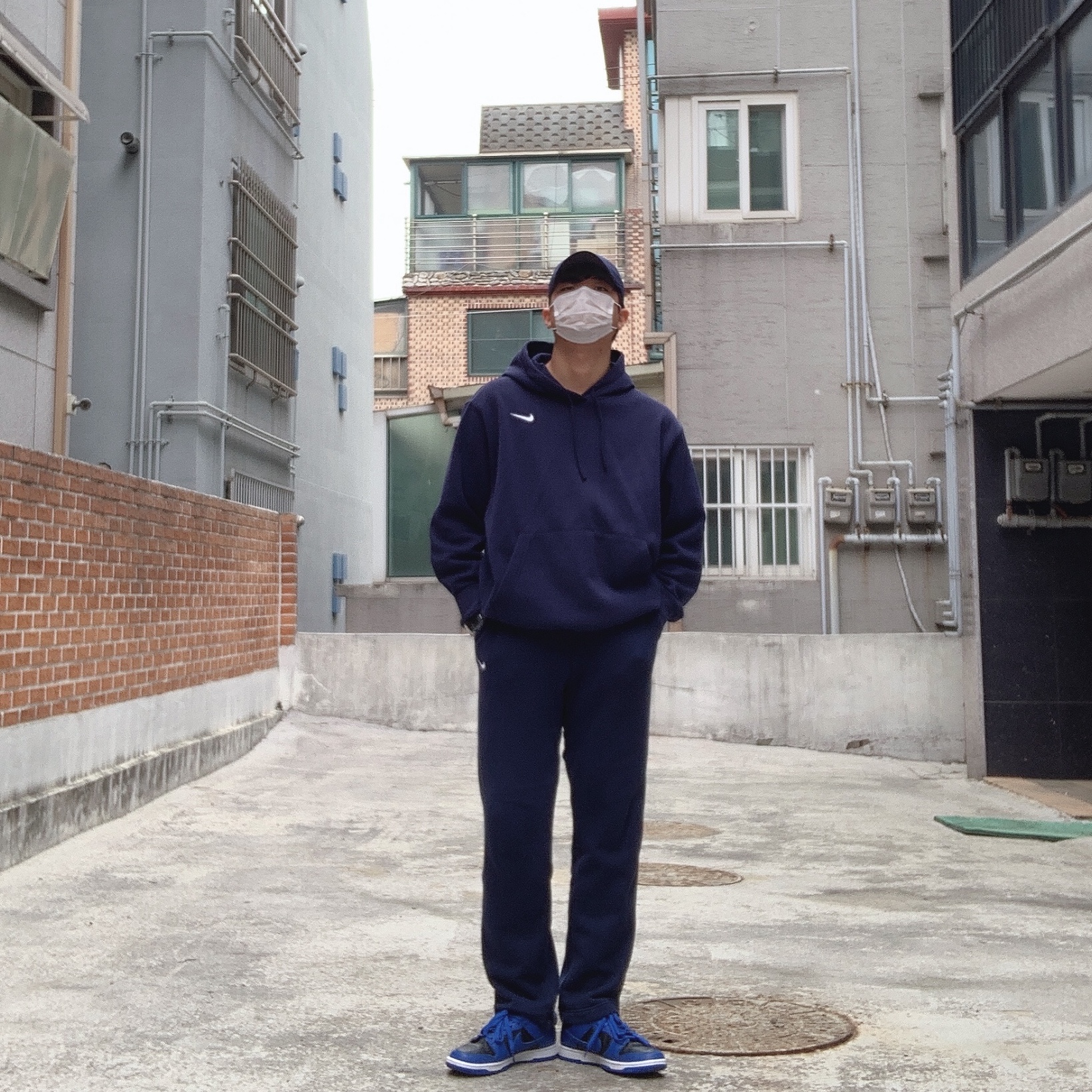 Nike Dunk Low Retro Hyper Cobalt 착용 스타일