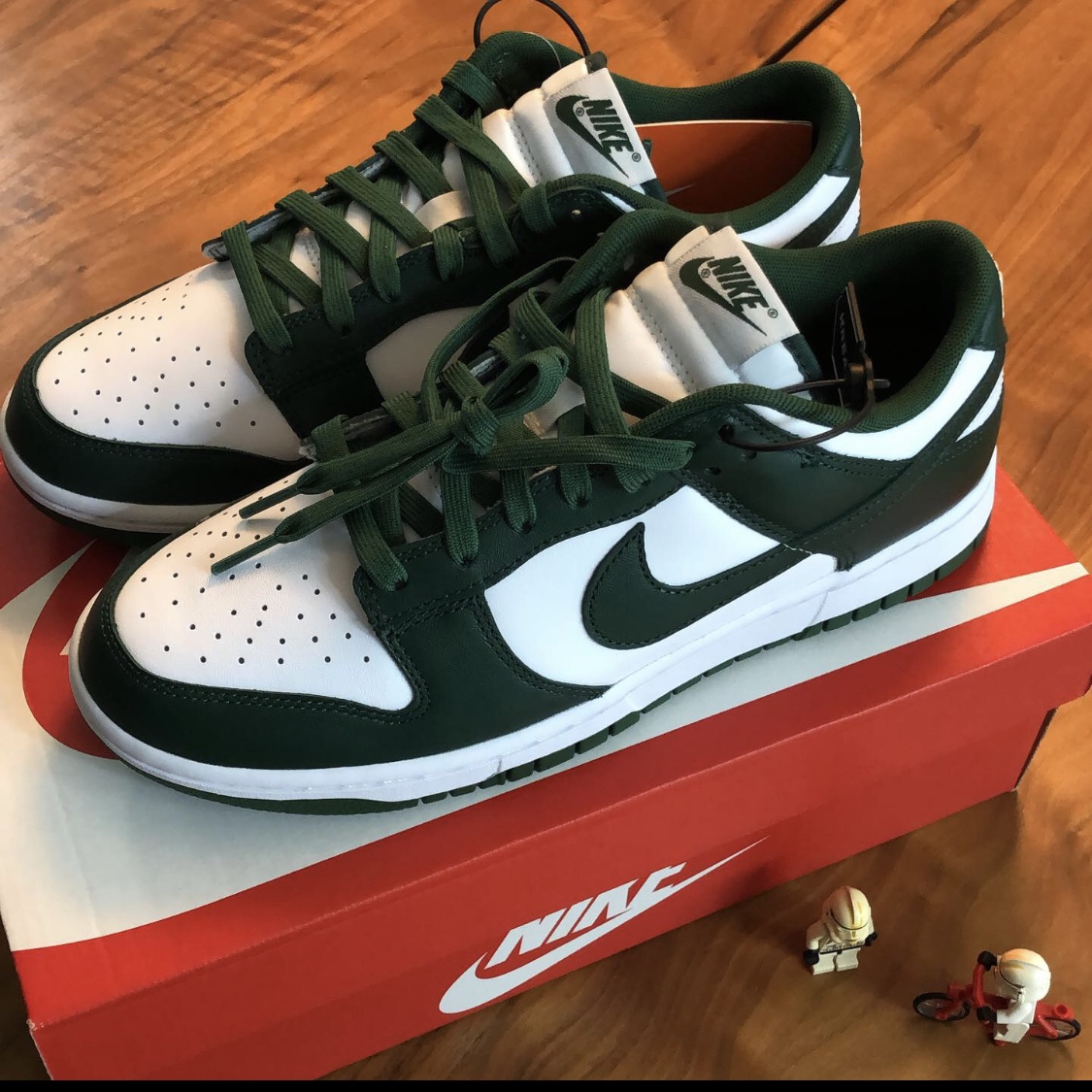 Nike Dunk Low Retro Varsity Green 착용 스타일