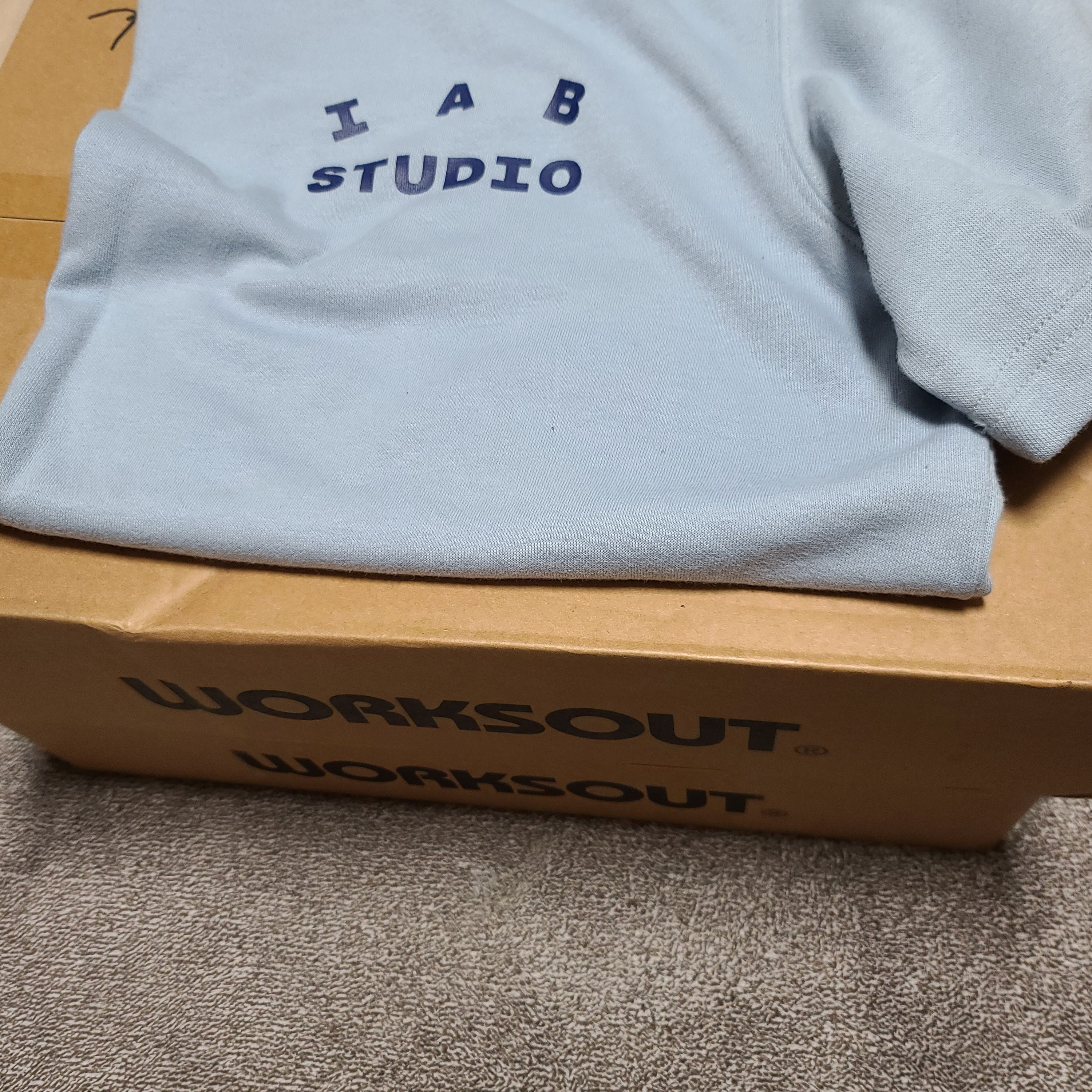 IAB Studio T-Shirt Ash Blue - 21SS, IAB Studio Hoodie Oatmeal Gray - 21SS 착용 스타일 - 1