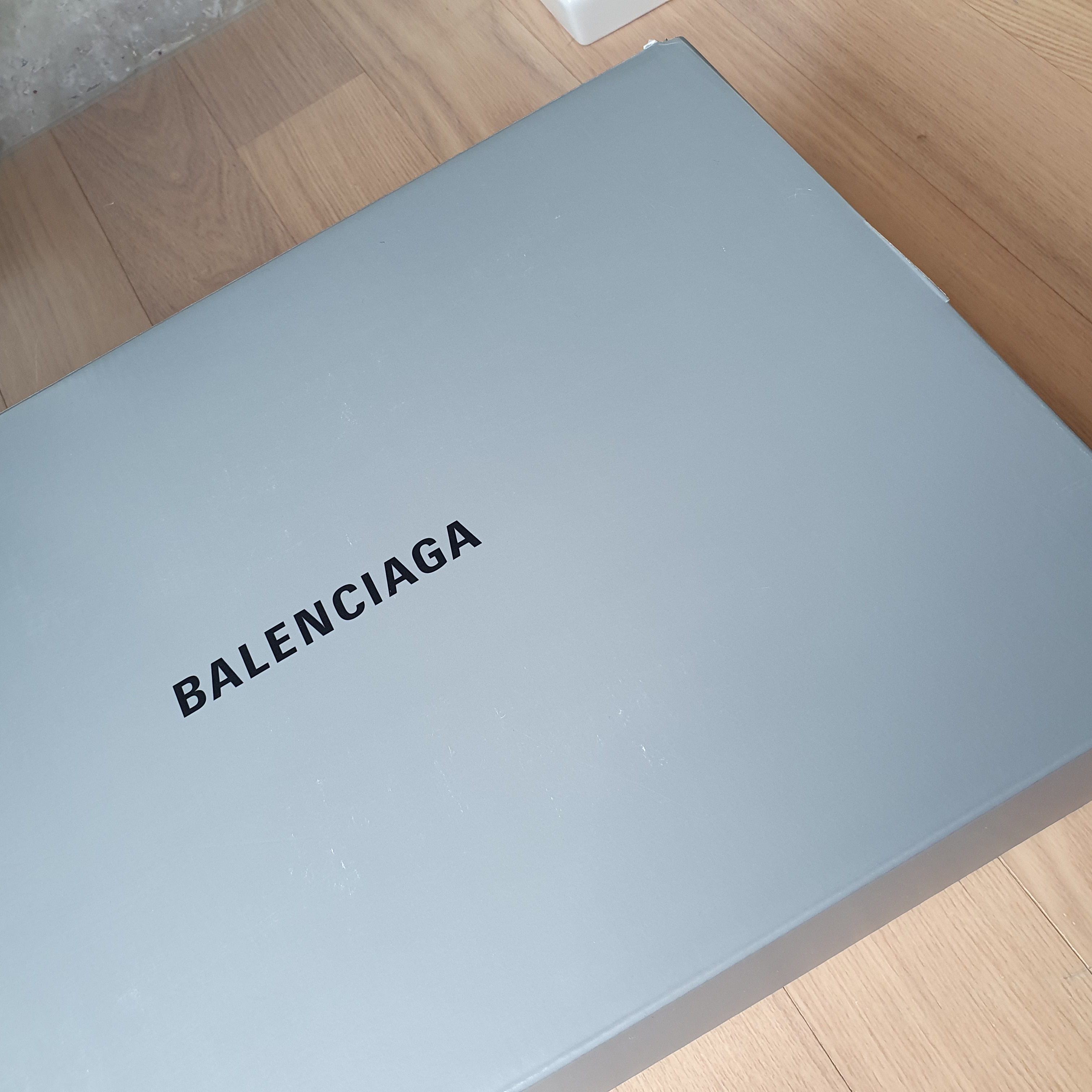 Balenciaga Track.2 Sneakers White Fluo Yellow 2020 착용 스타일 - 1