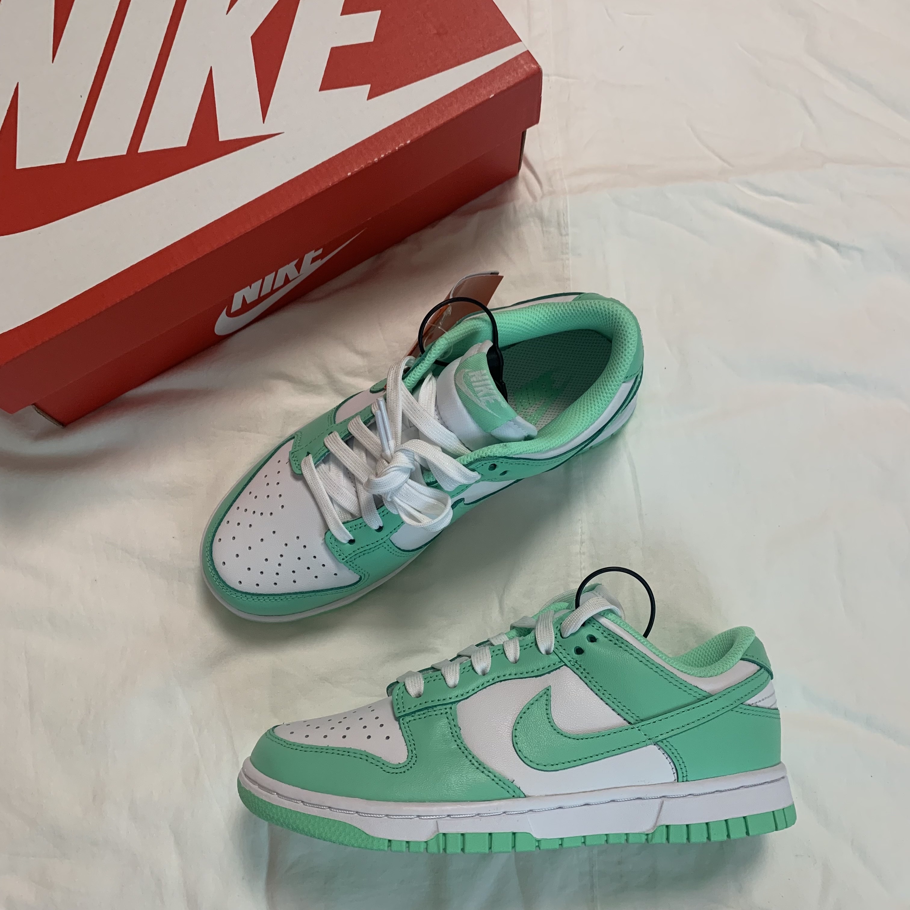 (W) Nike Dunk Low Green Glow 착용 스타일