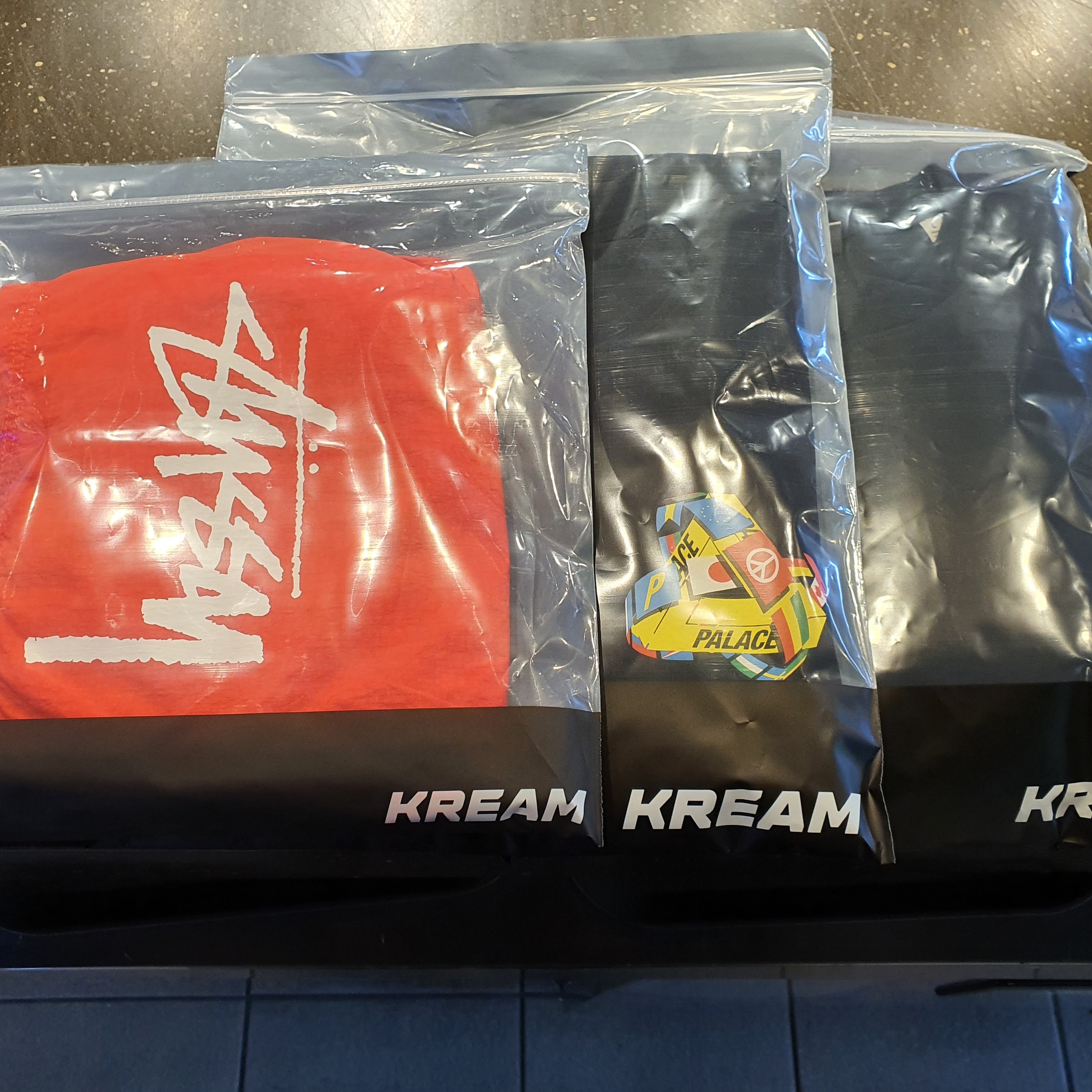 Nike x Stussy Windrunner Jacket Off Noir, Nike x Stussy Windrunner Jacket Habanero Red 착용 스타일 - 3