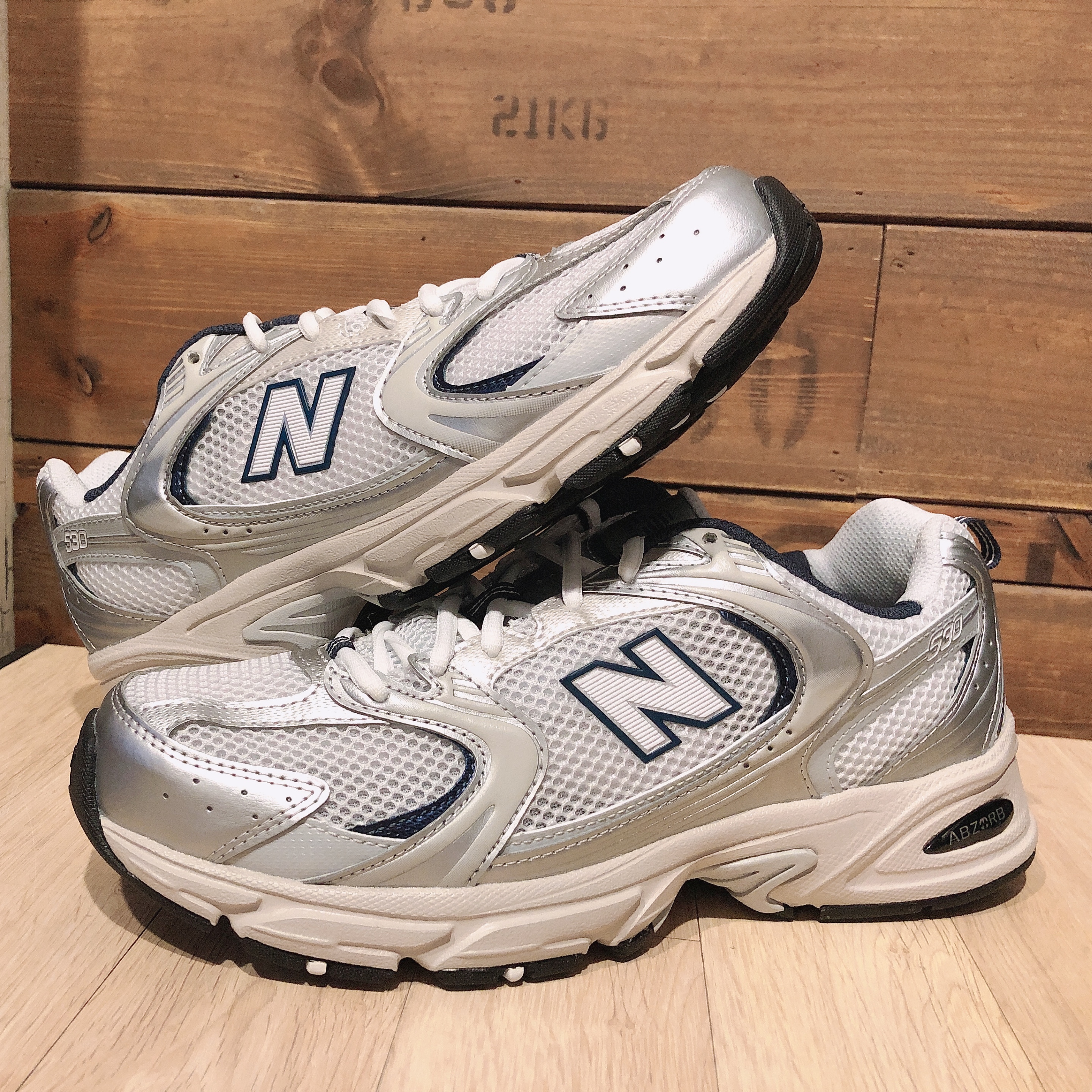 New Balance 530 Steel Grey 착용 스타일 - 2
