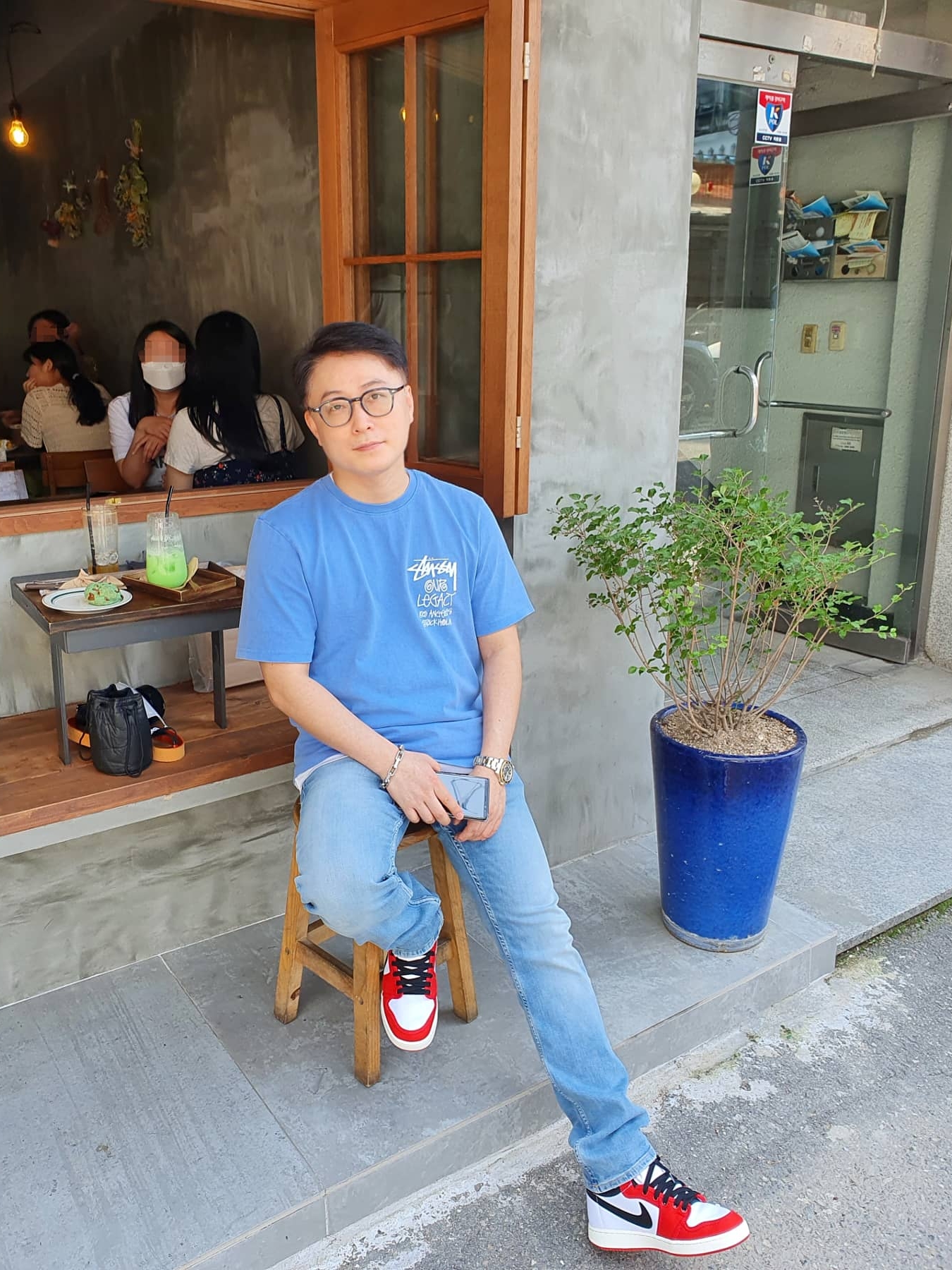 Jordan 1 KO Chicago 2021, Stussy x Our Legacy Surfman T-Shirt Blue - 21SS 착용 스타일 - 2