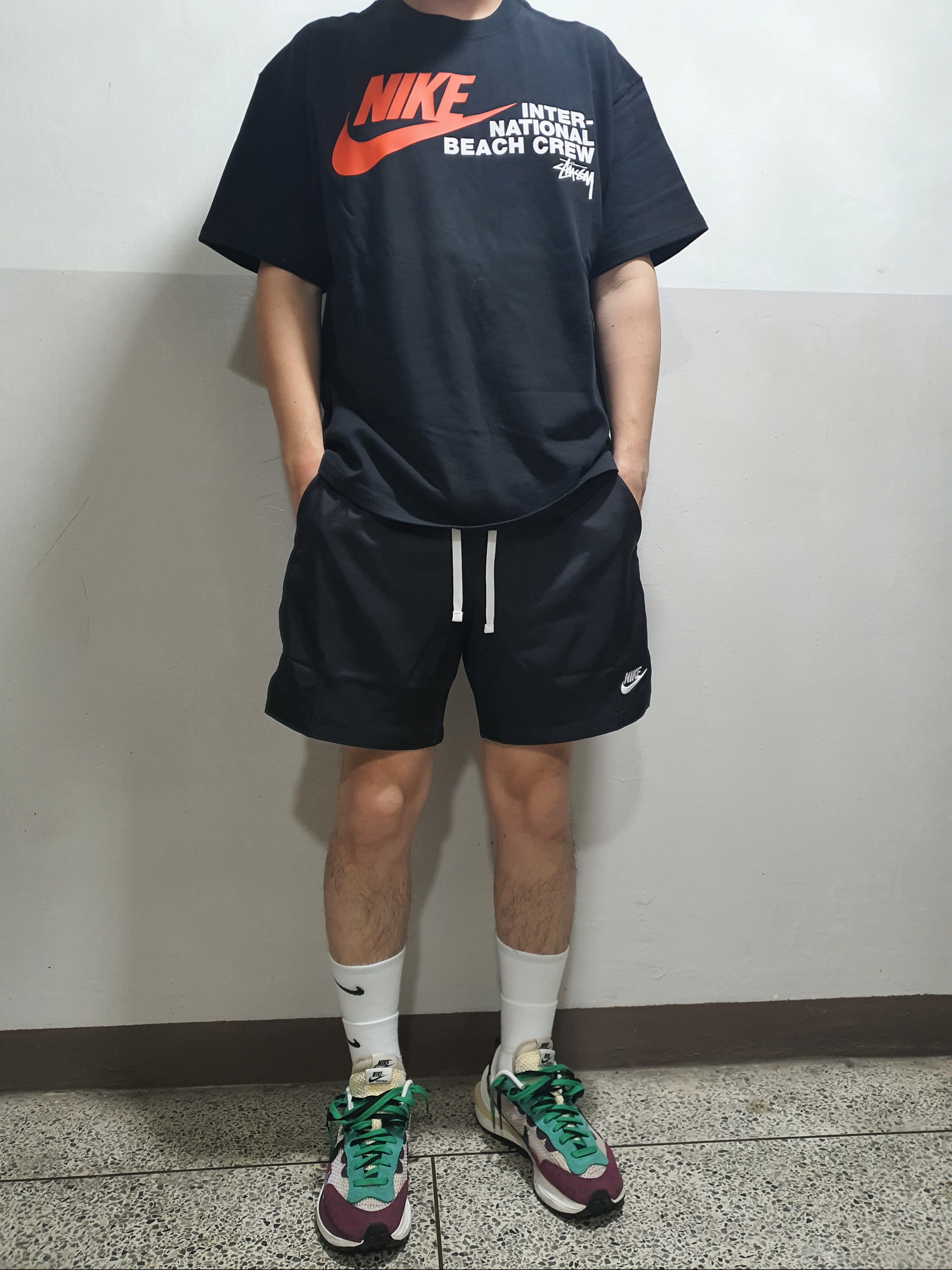 Nike x Stussy International Beach Crew T-Shirt Black - Asia, Nike x Sacai VaporWaffle String & Black Villain Red 착용 스타일