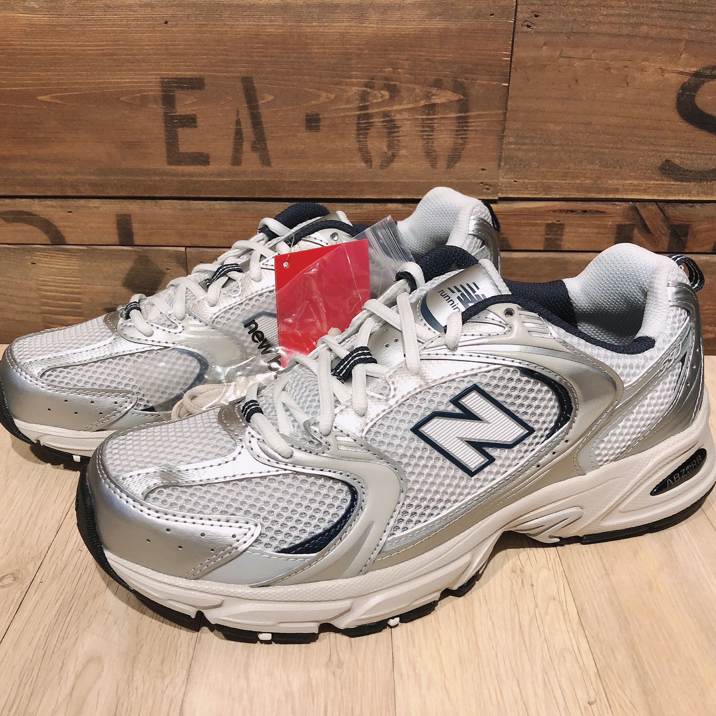 New Balance 530 Steel Grey 착용 스타일 - 3