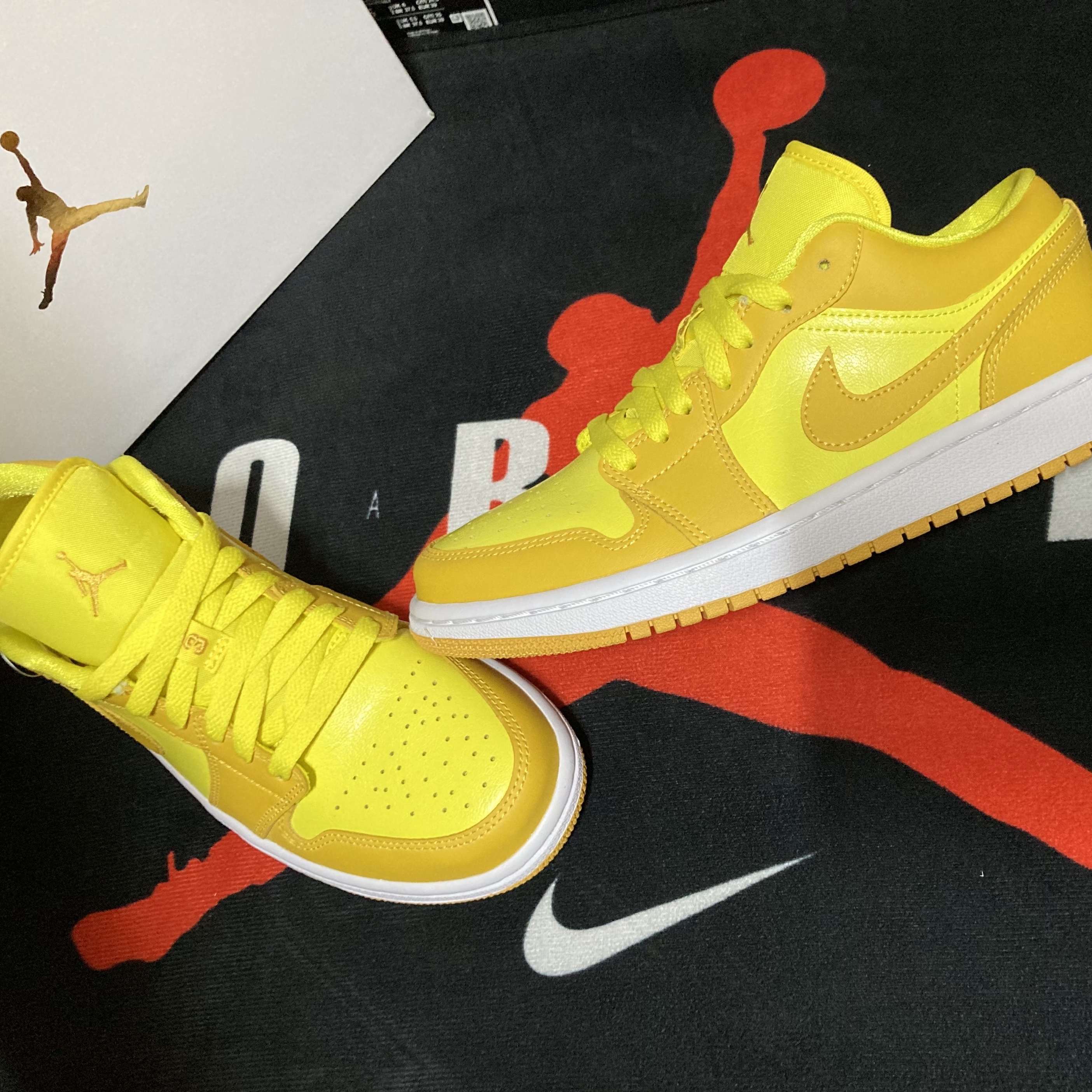 (W) Jordan 1 Low Yellow Strike 착용 스타일