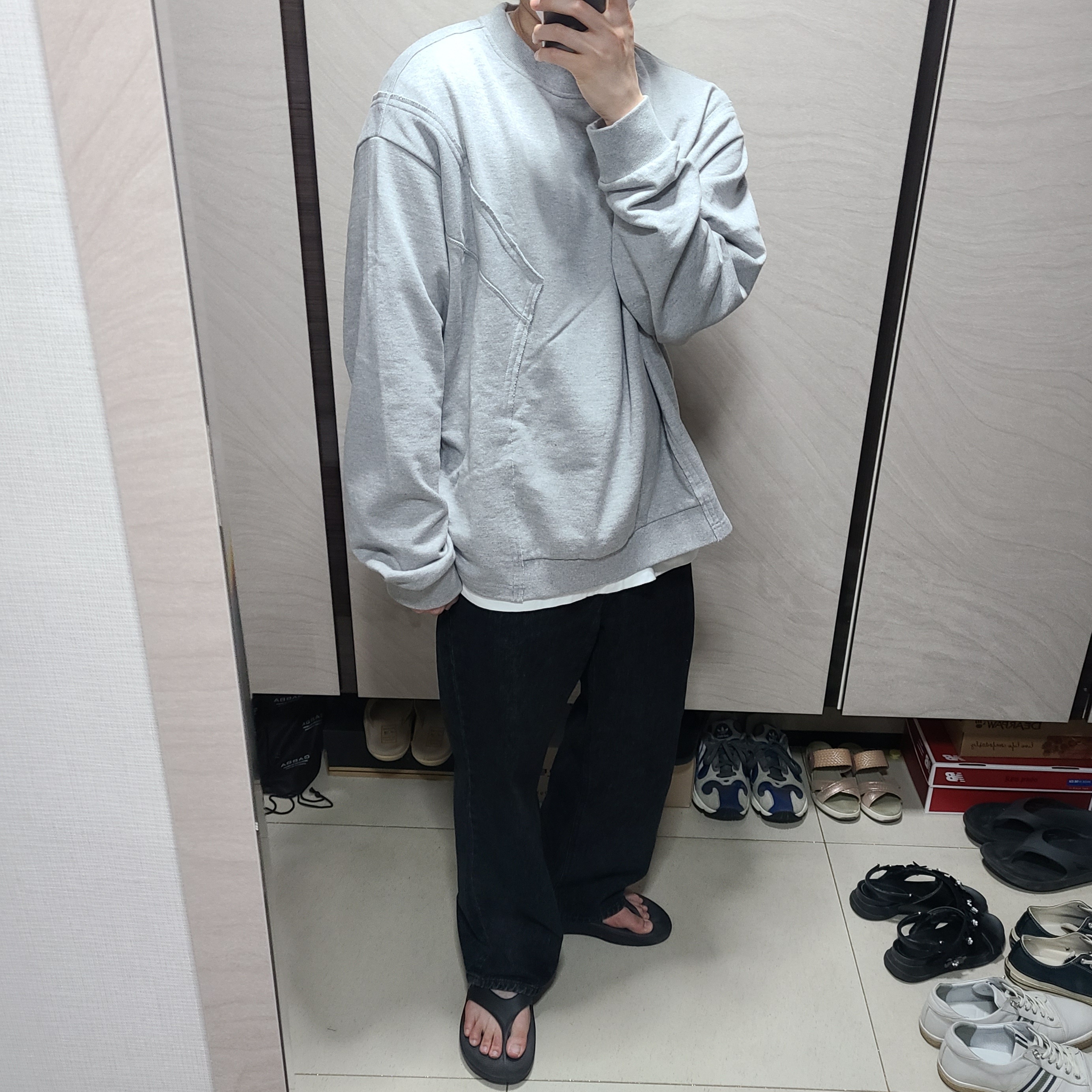 Oofos OOriginal Black 착용 스타일