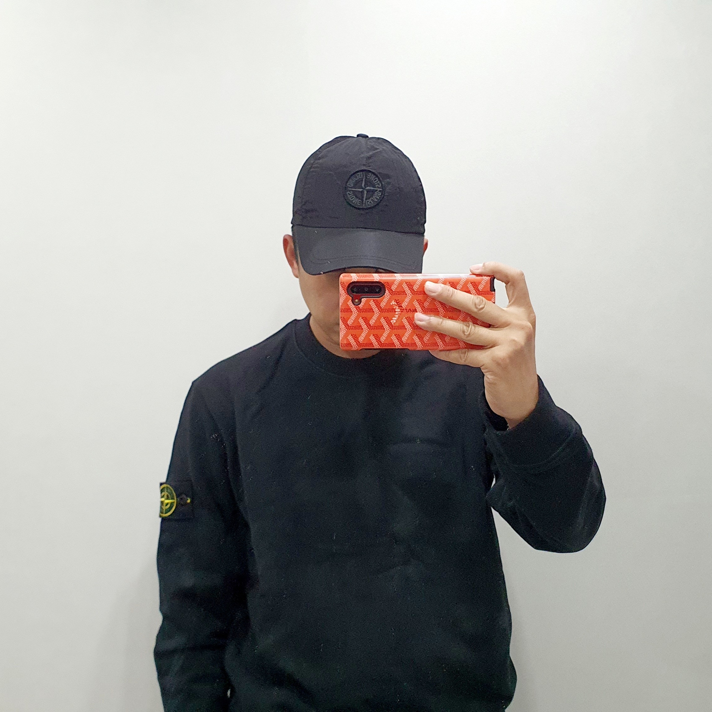 Stone Island 64651 Fleece Bermuda Shorts Black - 21SS, Stone Island 66060 T.CO+OLD Sweatshirt Black - 21SS 착용 스타일 - 2