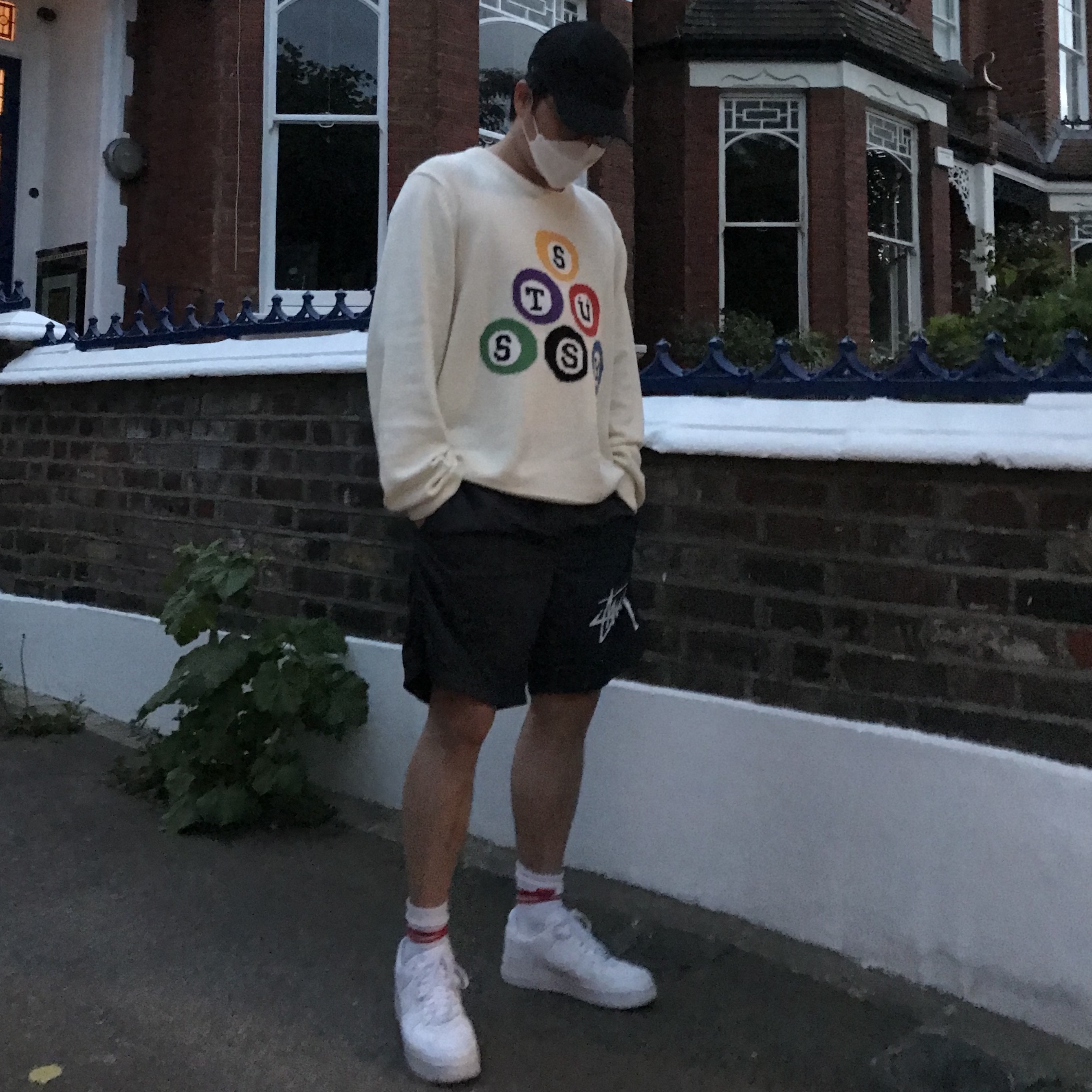 Stussy Billiard Sweater Natural, Nike x Stussy Water Shorts Off Noir 착용 스타일