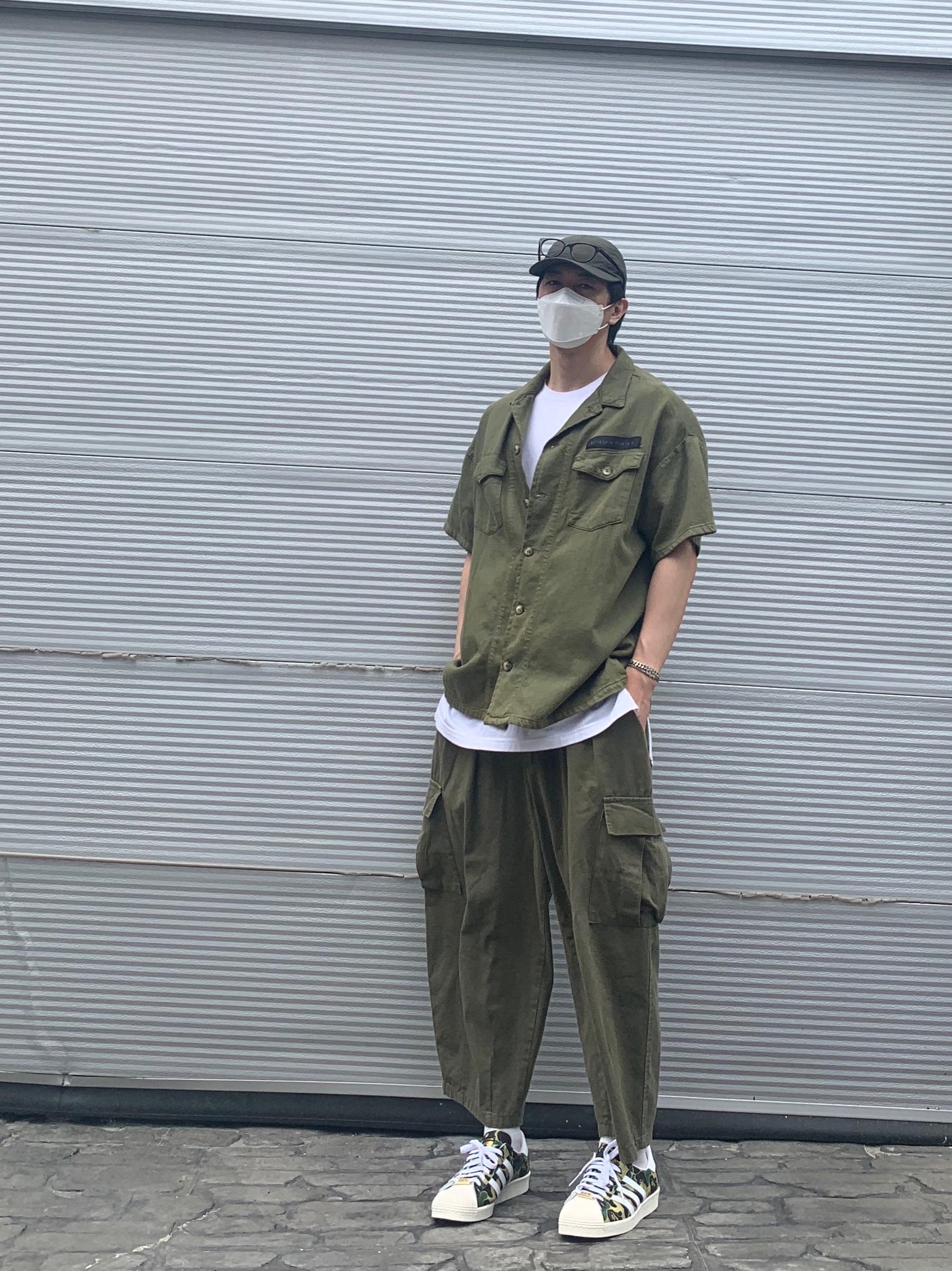 Adidas x BAPE Superstar 80s Green Camo 착용 스타일 - 2