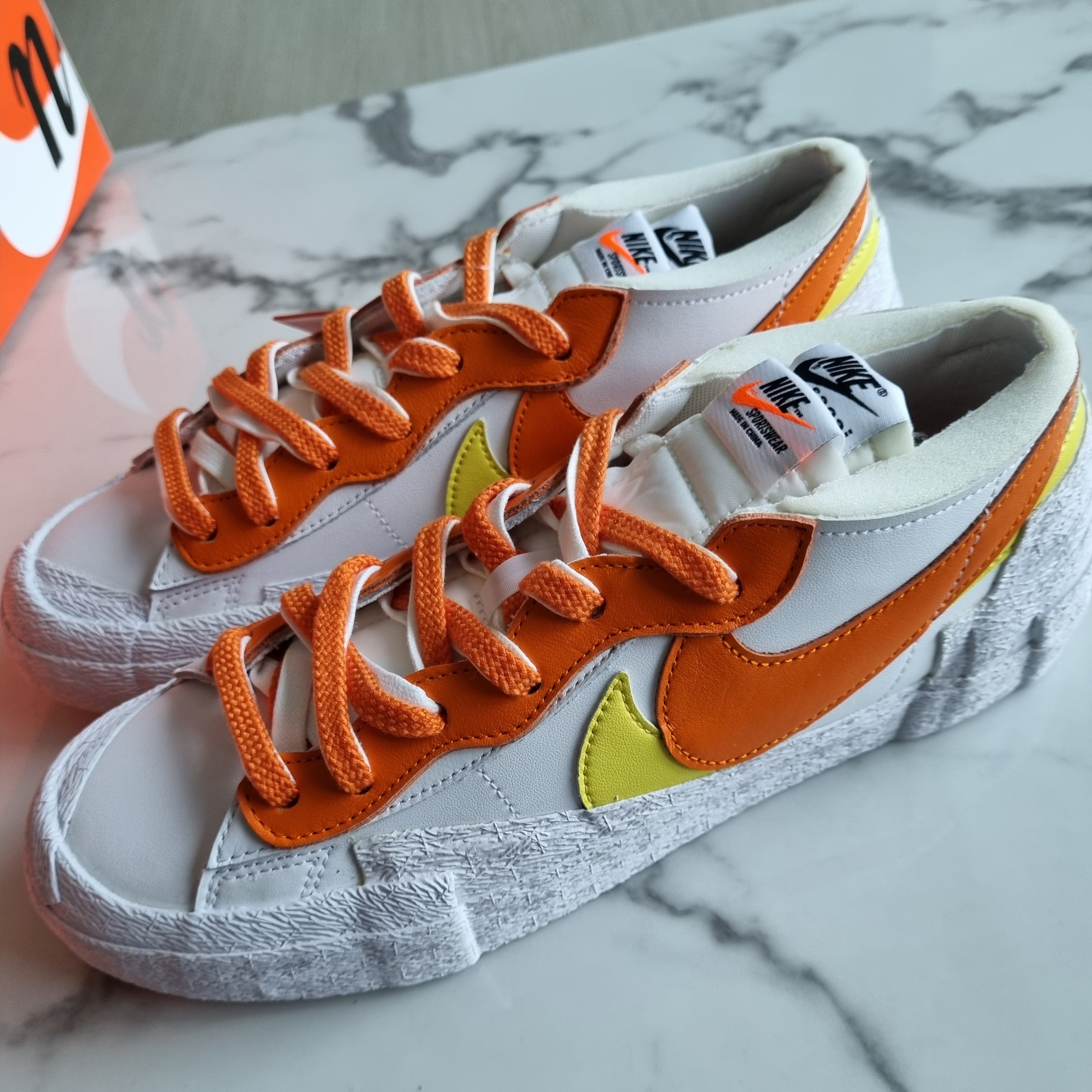Nike x Sacai Blazer Low Magma Orange 착용 스타일 - 2