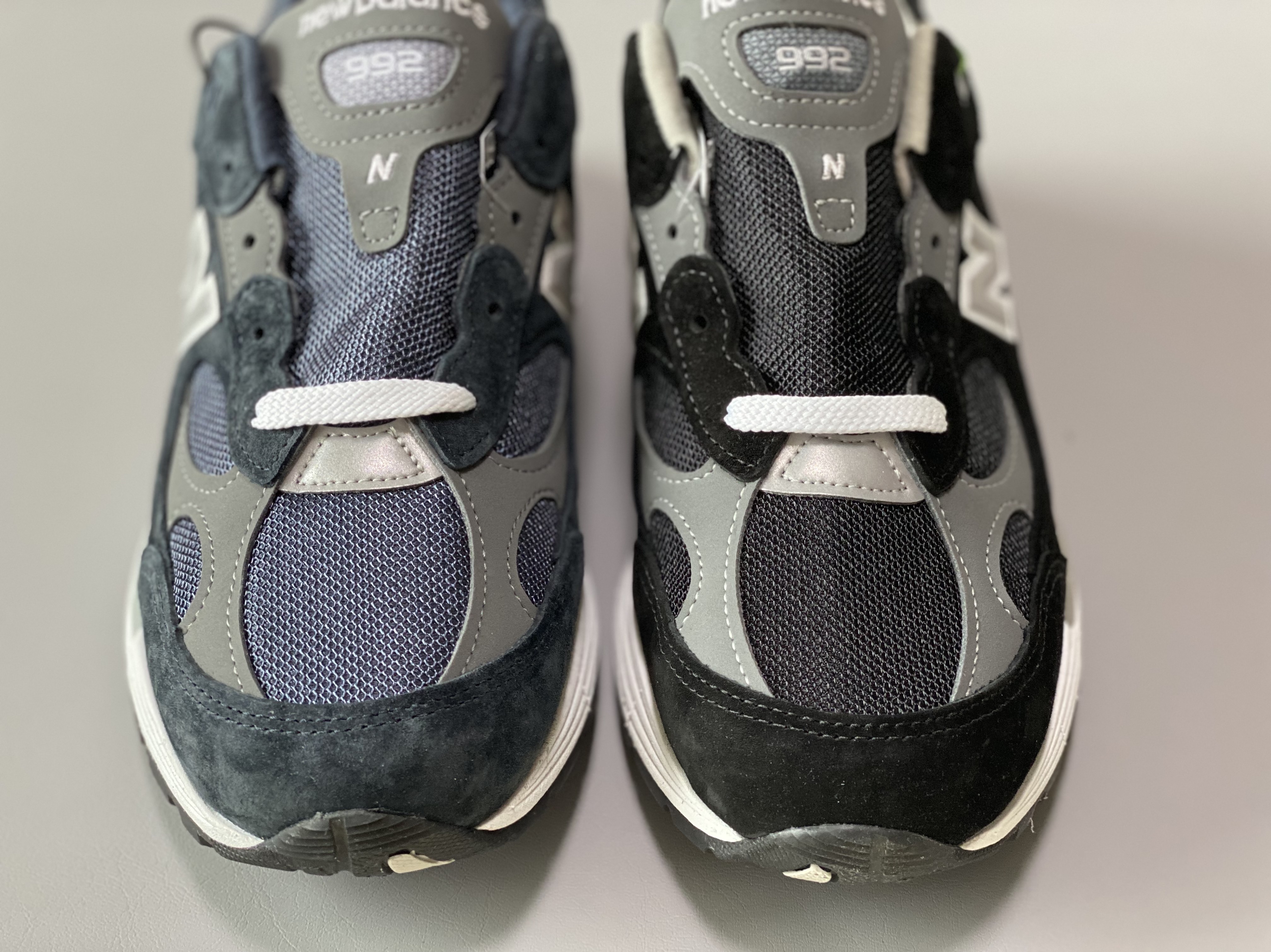 New Balance 992 Made in USA Black Grey, New Balance 992 Made in USA Navy 착용 스타일 - 2