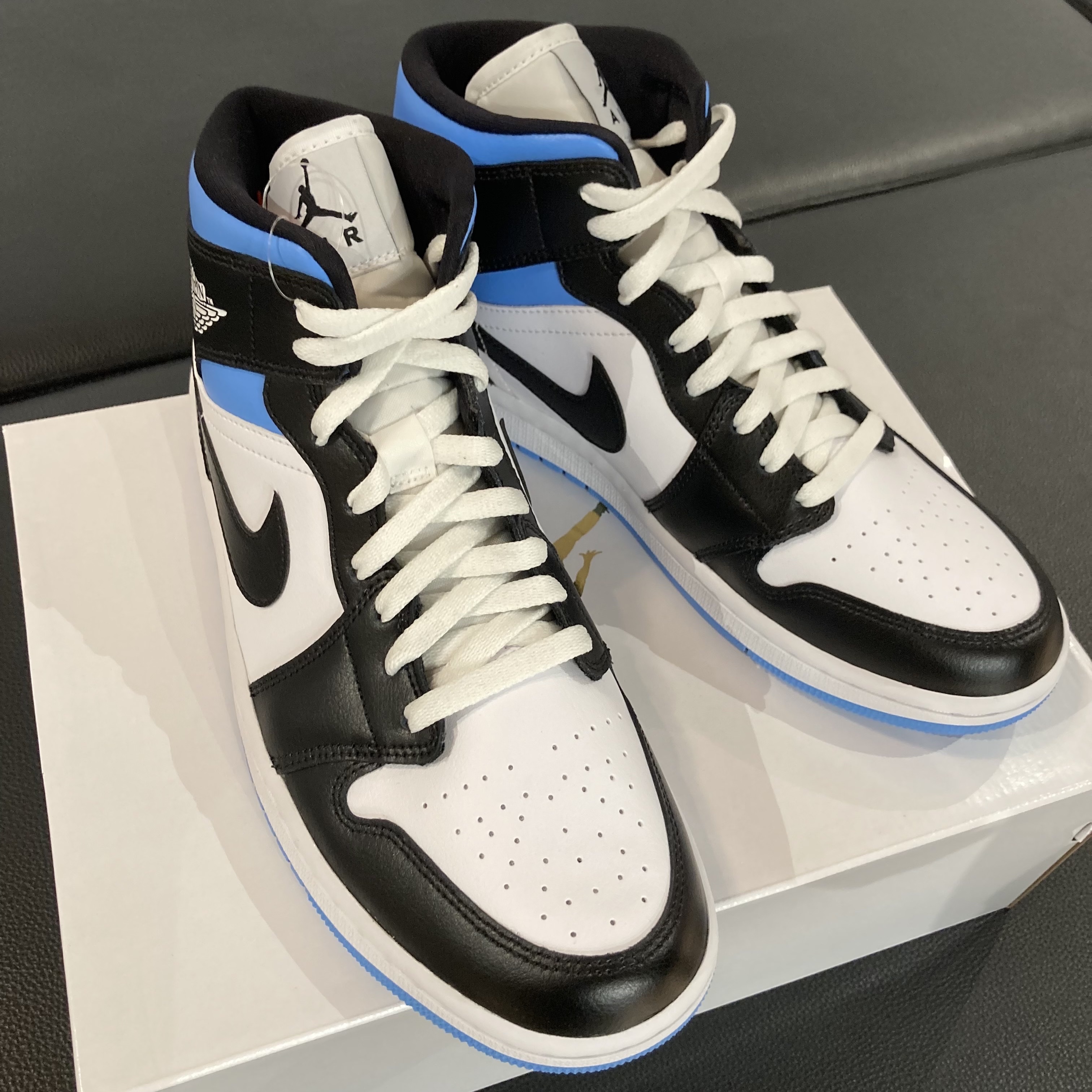 (W) Jordan 1 Mid White Black University Blue 착용 스타일