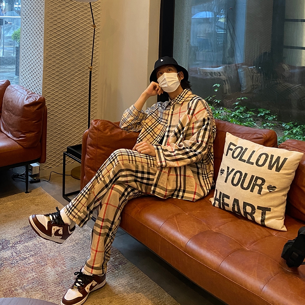 Nike x Supreme SB Dunk Low Barkroot Brown 착용 스타일 - 2