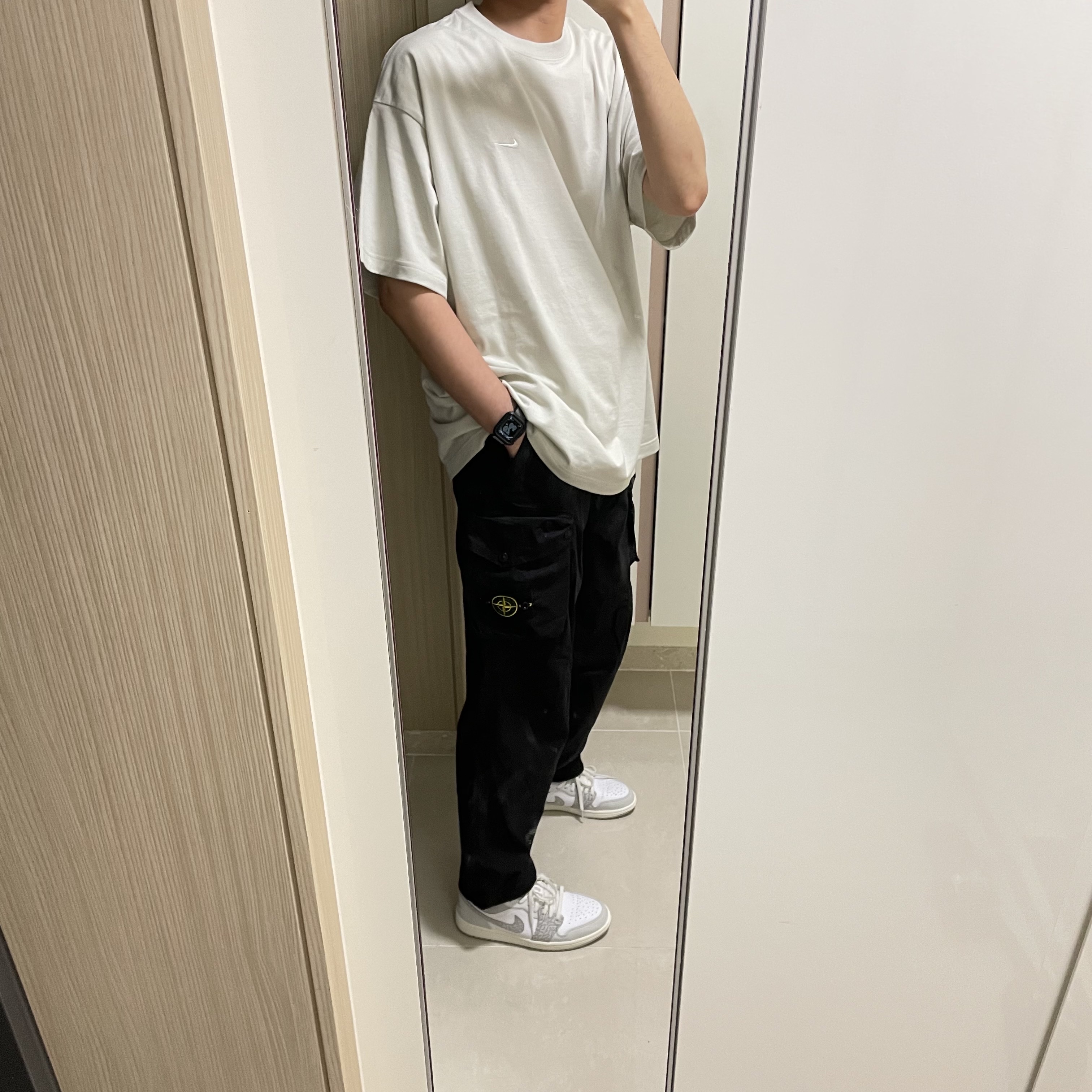 Maison Kitsune x Ader Error Layer Triple Fox Sweatshirt Oatmeal, Stone Island 30203 Cargo Pants 5 Pockets Black - 21SS 착용 스타일 - 2