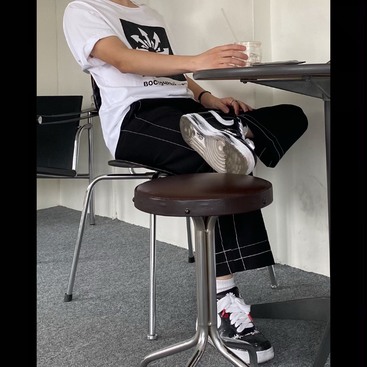Nike x Peaceminusone Air Force 1 Low Para-Noise 착용 스타일