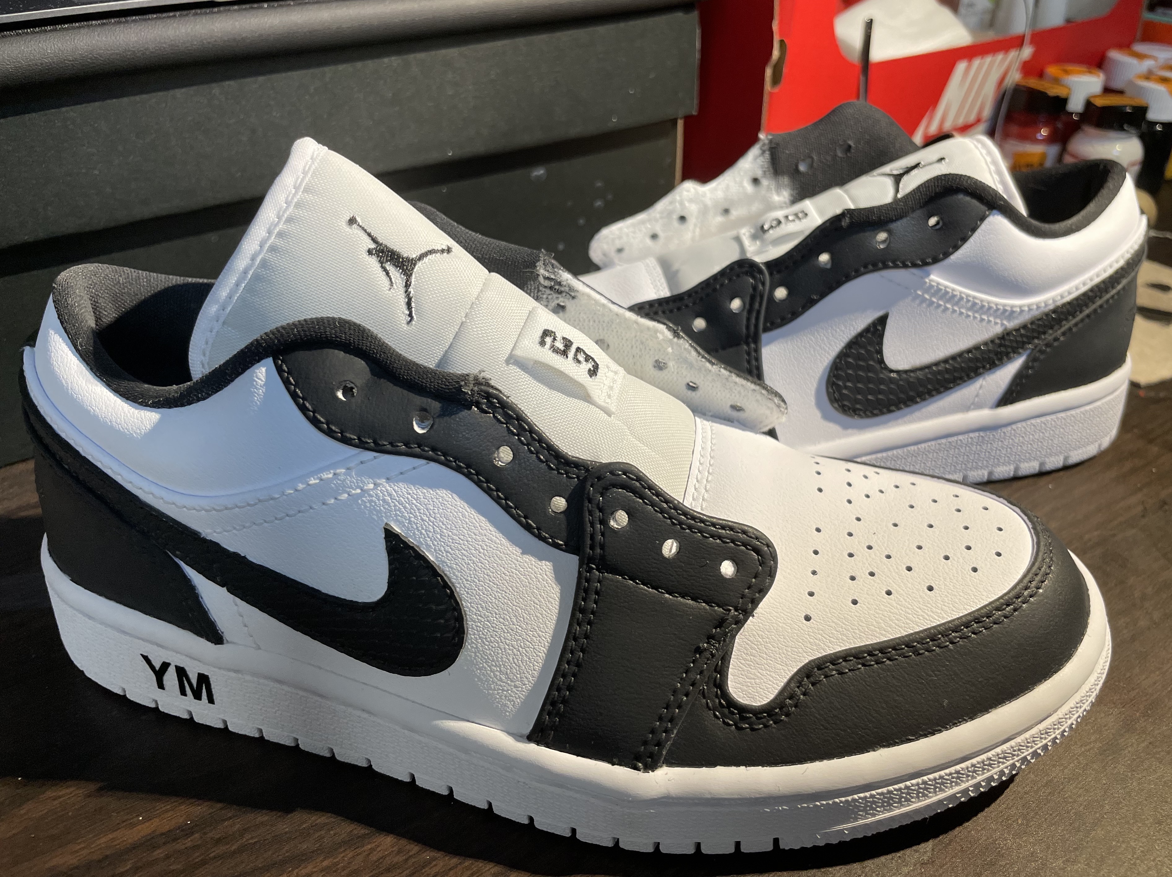 Jordan 1 Low Triple White Tumbled Leather 2020 착용 스타일