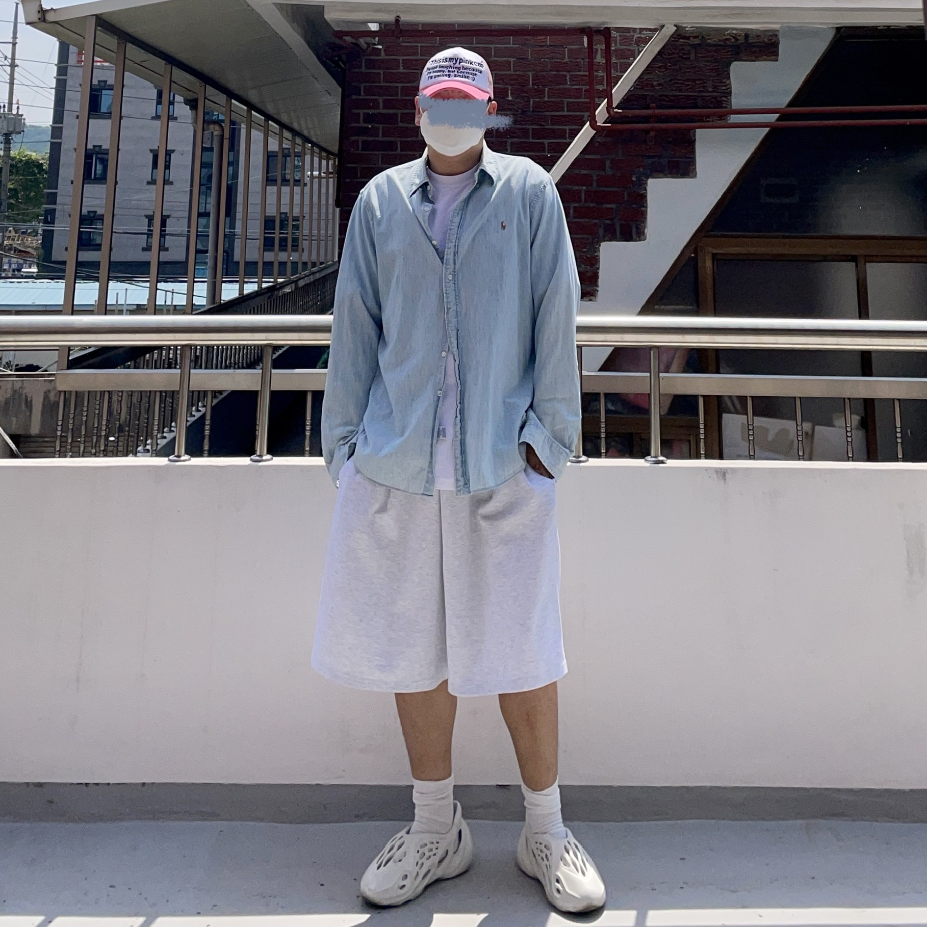 Adidas Yeezy Foam RNNR Ararat 착용 스타일