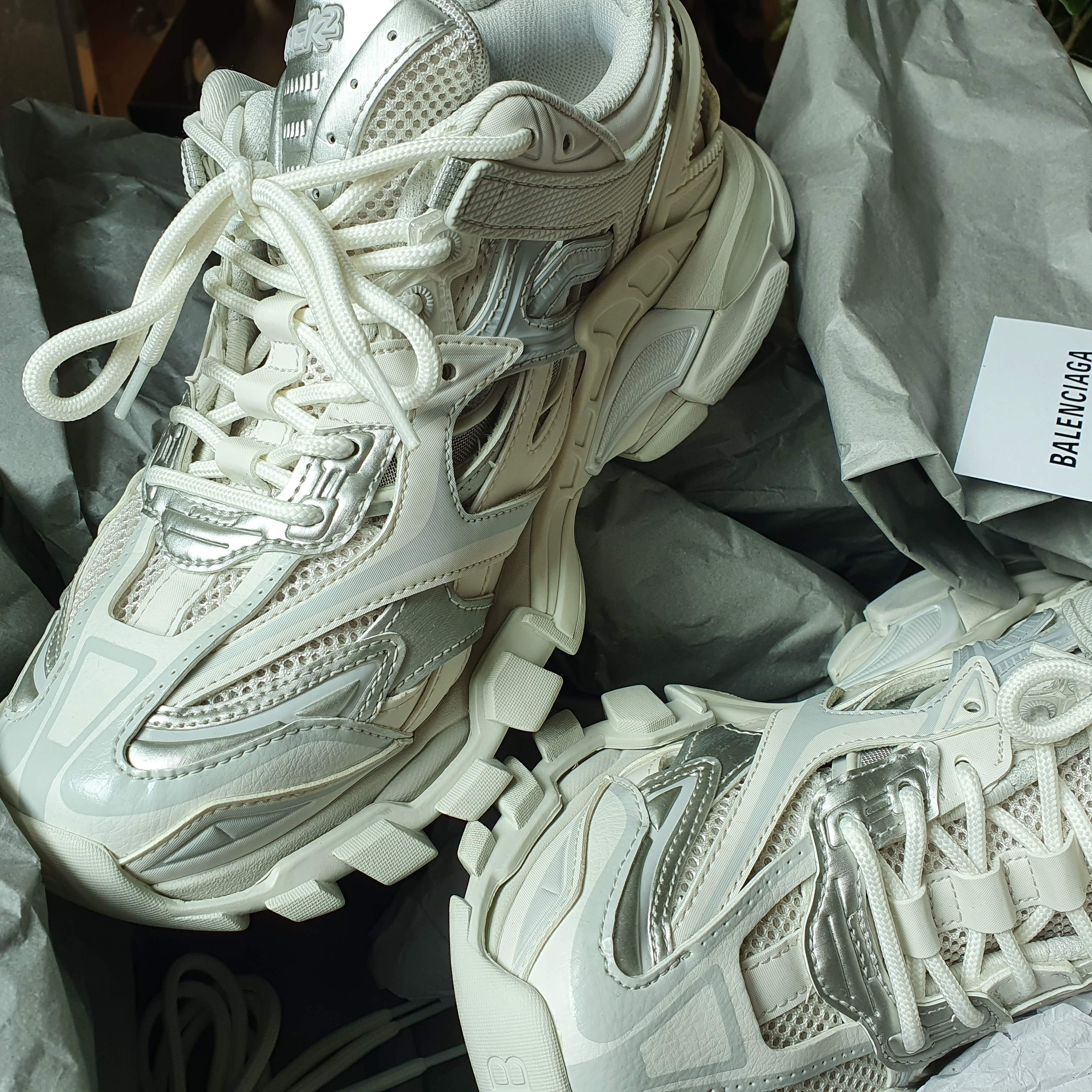 Balenciaga Track.2 Sneakers White Fluo Yellow 2020 착용 스타일 - 3