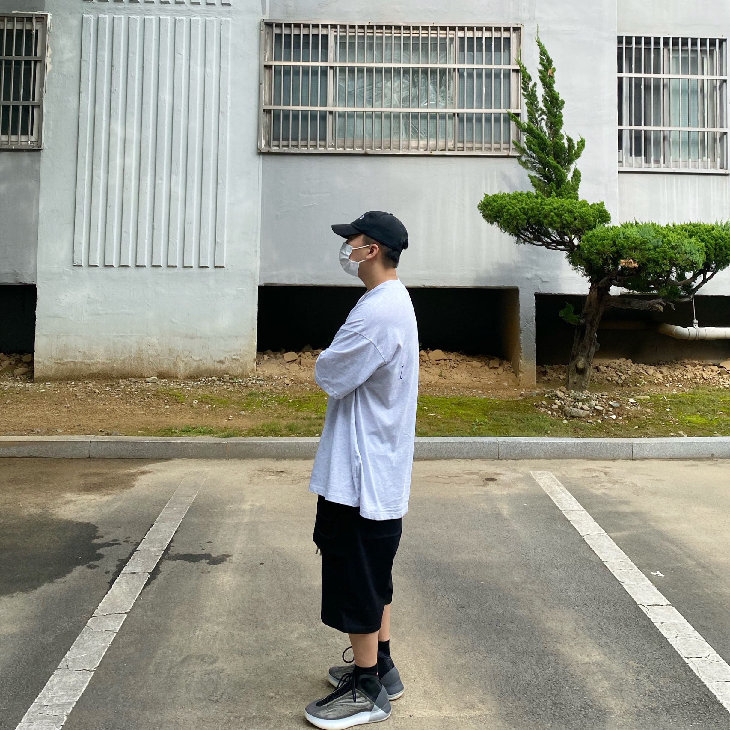 Adidas Yeezy QNTM Barium 착용 스타일 - 2