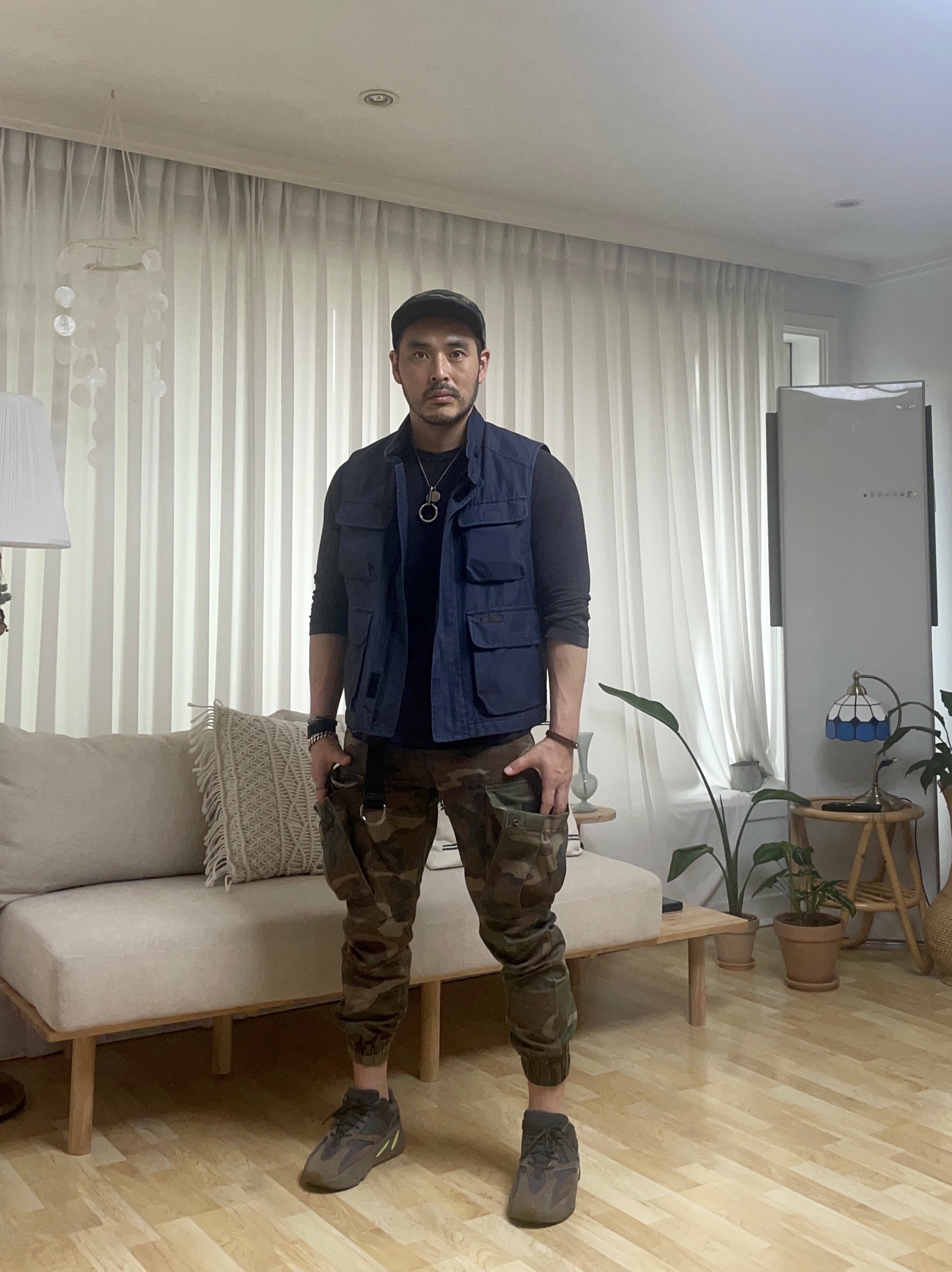 Adidas Yeezy Boost 700 Mauve 착용 스타일 - 4