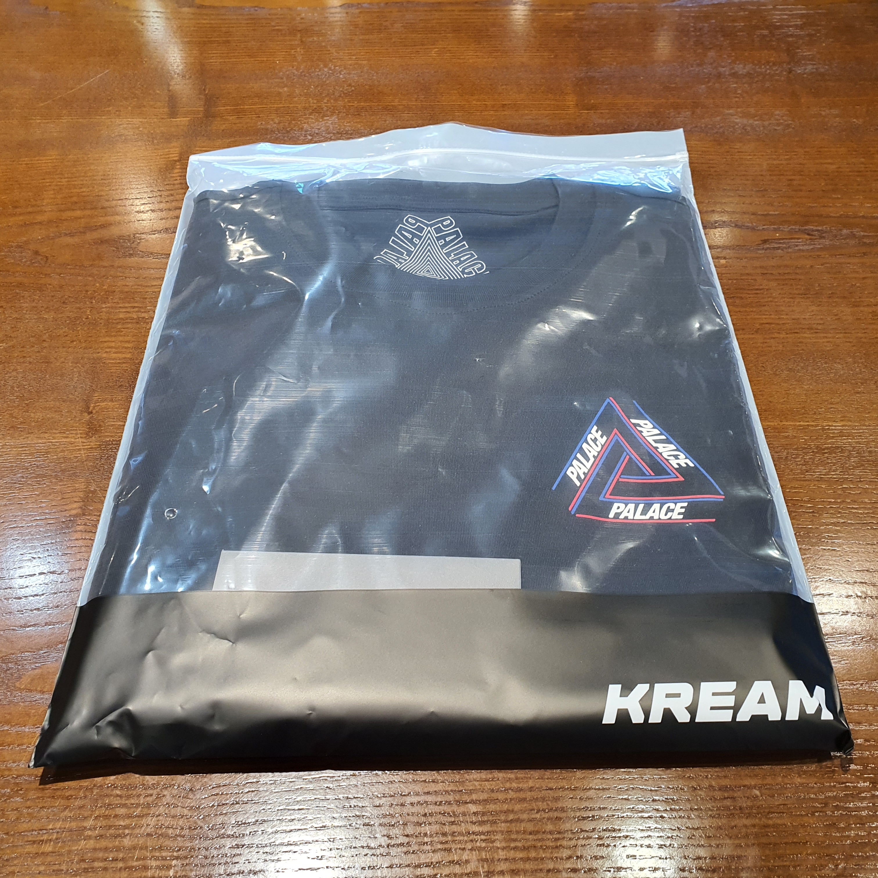 Palace Basically A Tri-Ferg T-Shirt Black - 21SS, Palace Basically A Tri-Ferg T-Shirt White - 21SS 착용 스타일