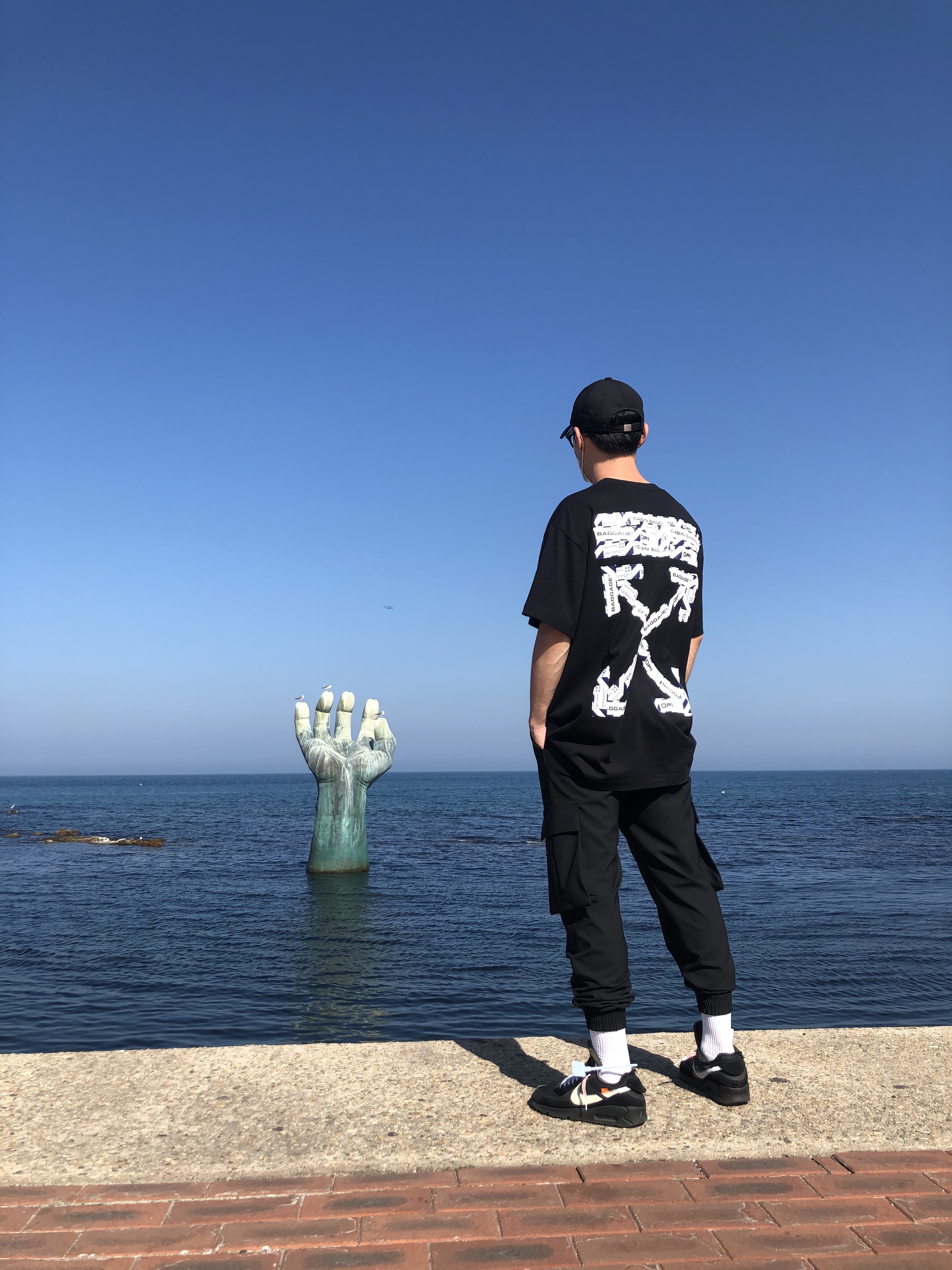 Nike x Off-White Air Max 90 V2 Black White 착용 스타일