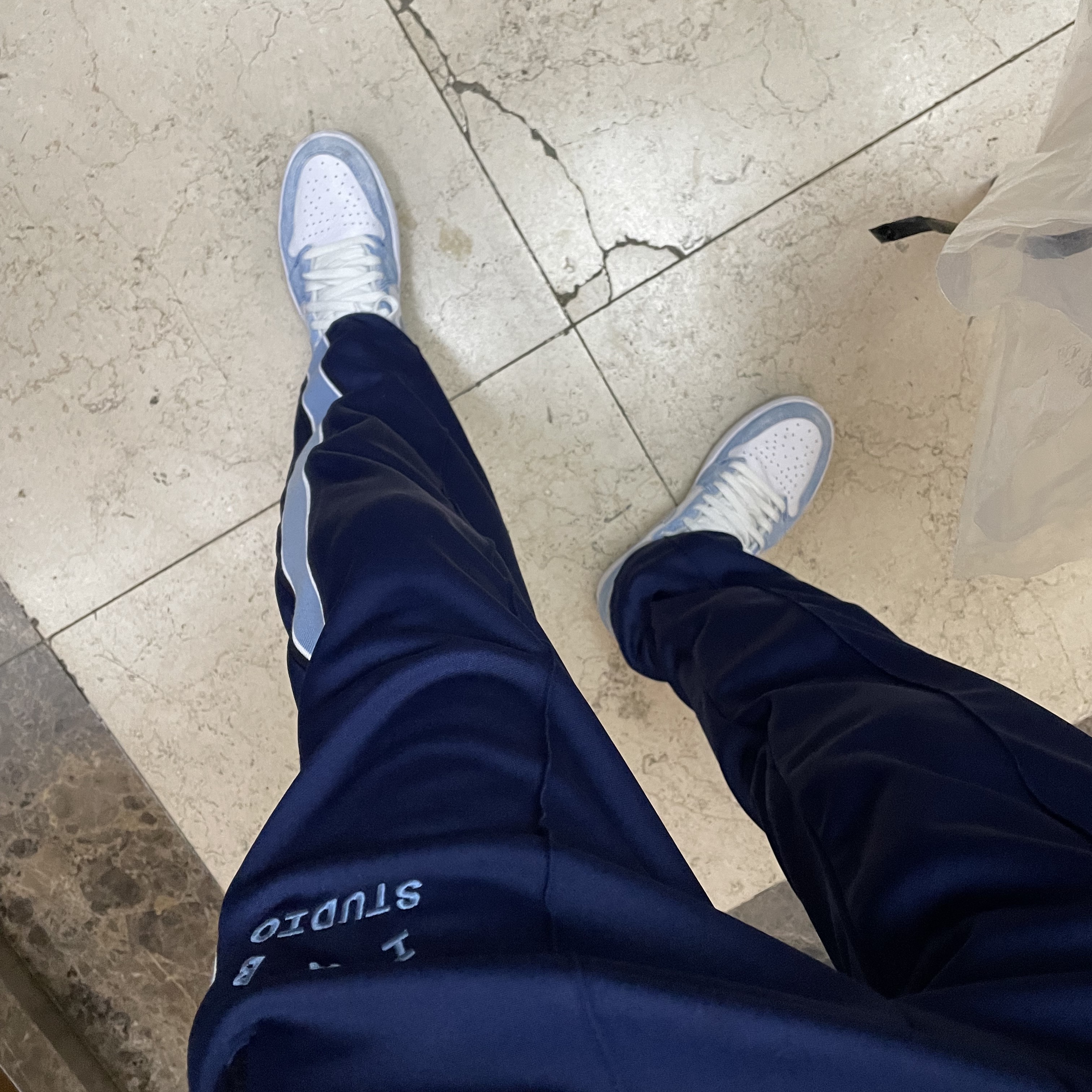 IAB Studio Track Pants Navy - 21SS 착용 스타일 - 2