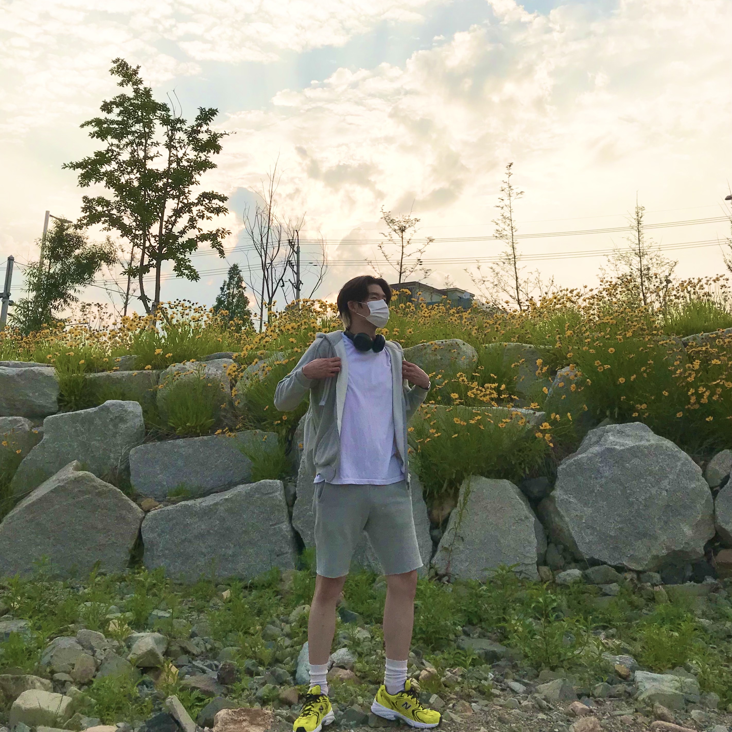 New Balance 530 Yellow 착용 스타일 - 3