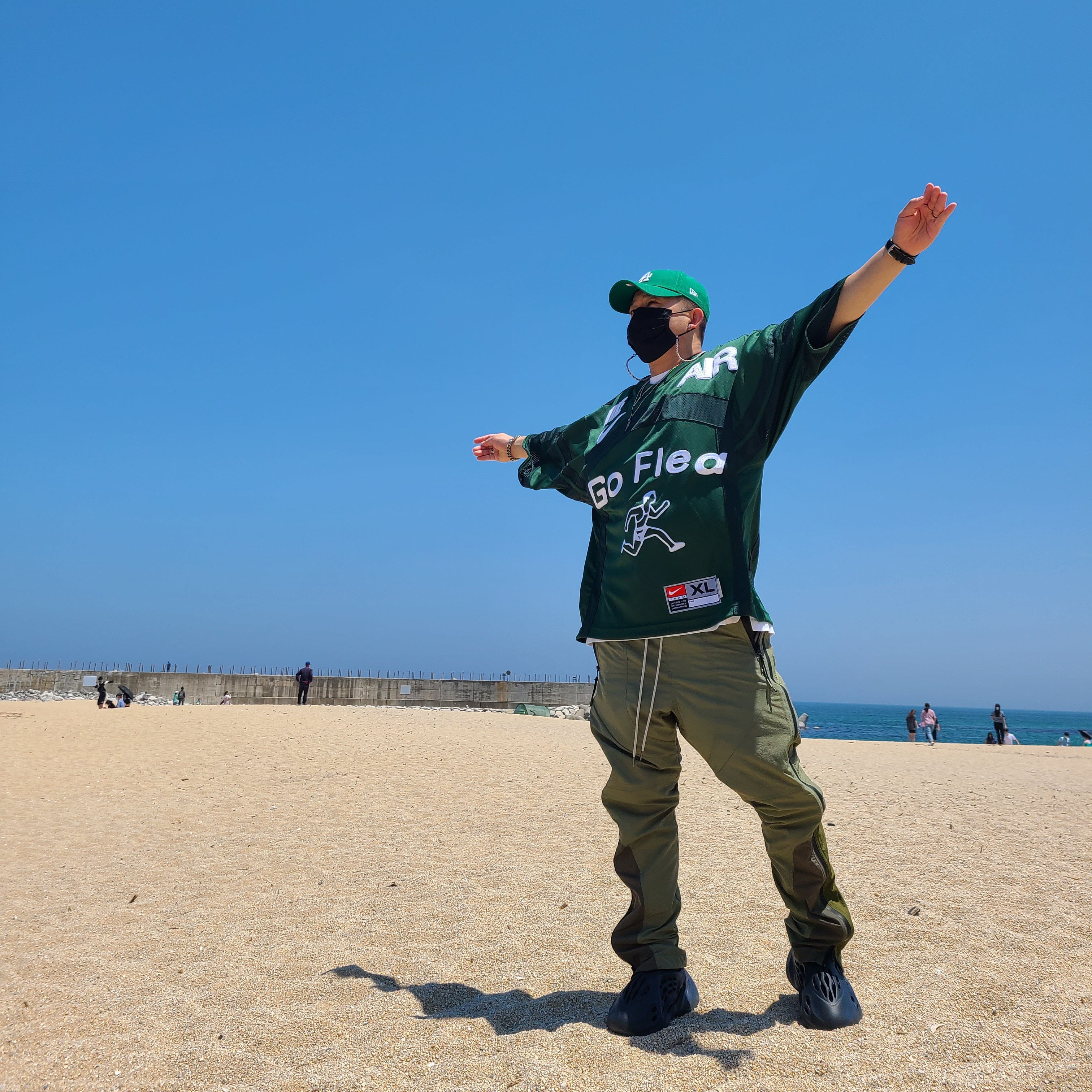 Nike x Cactus Plant Flea Market S/S Jersey Green - US/EU, Adidas Yeezy Foam RNNR Mineral Blue 착용 스타일