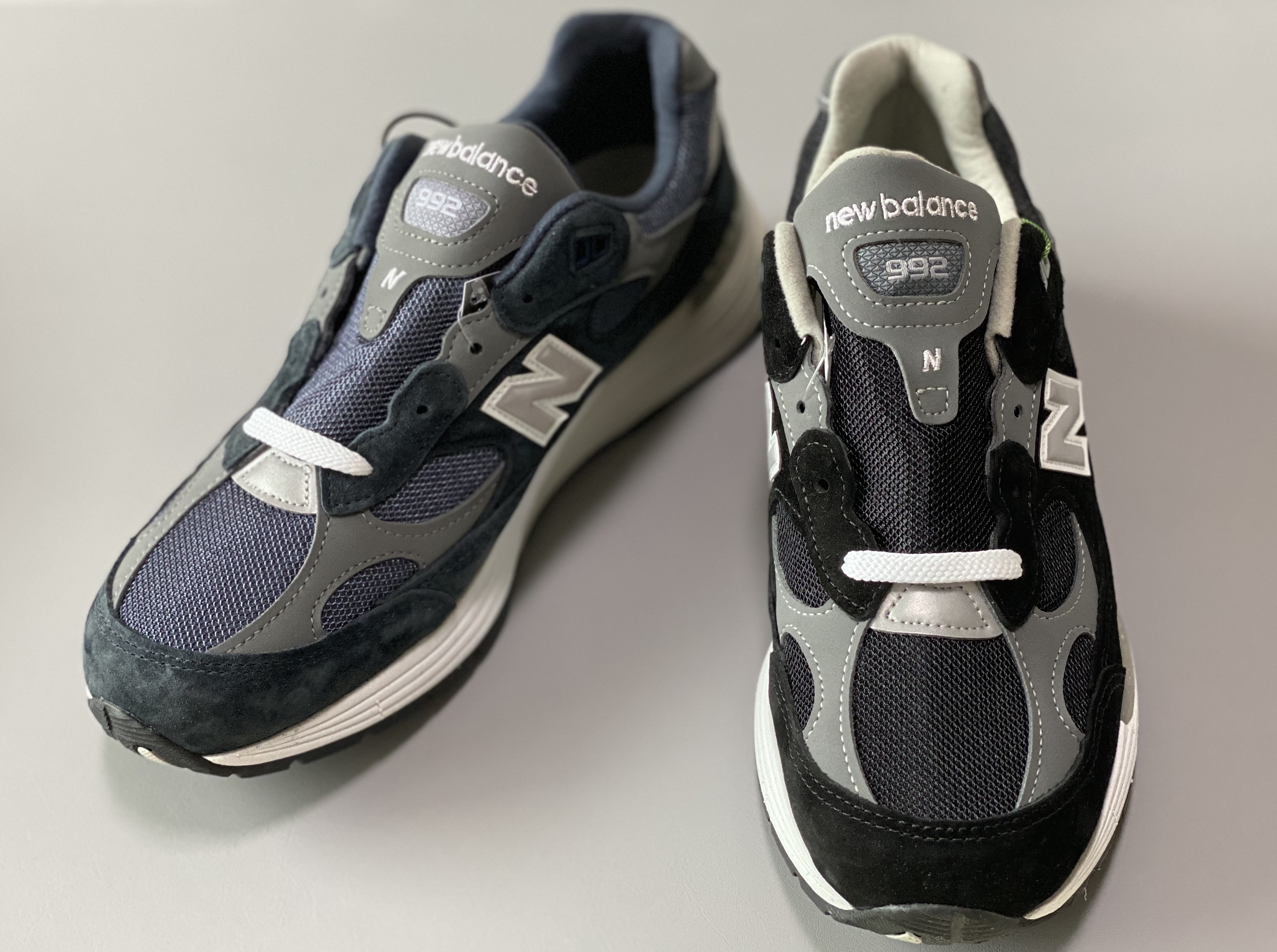 New Balance 992 Made in USA Black Grey, New Balance 992 Made in USA Navy 착용 스타일 - 1