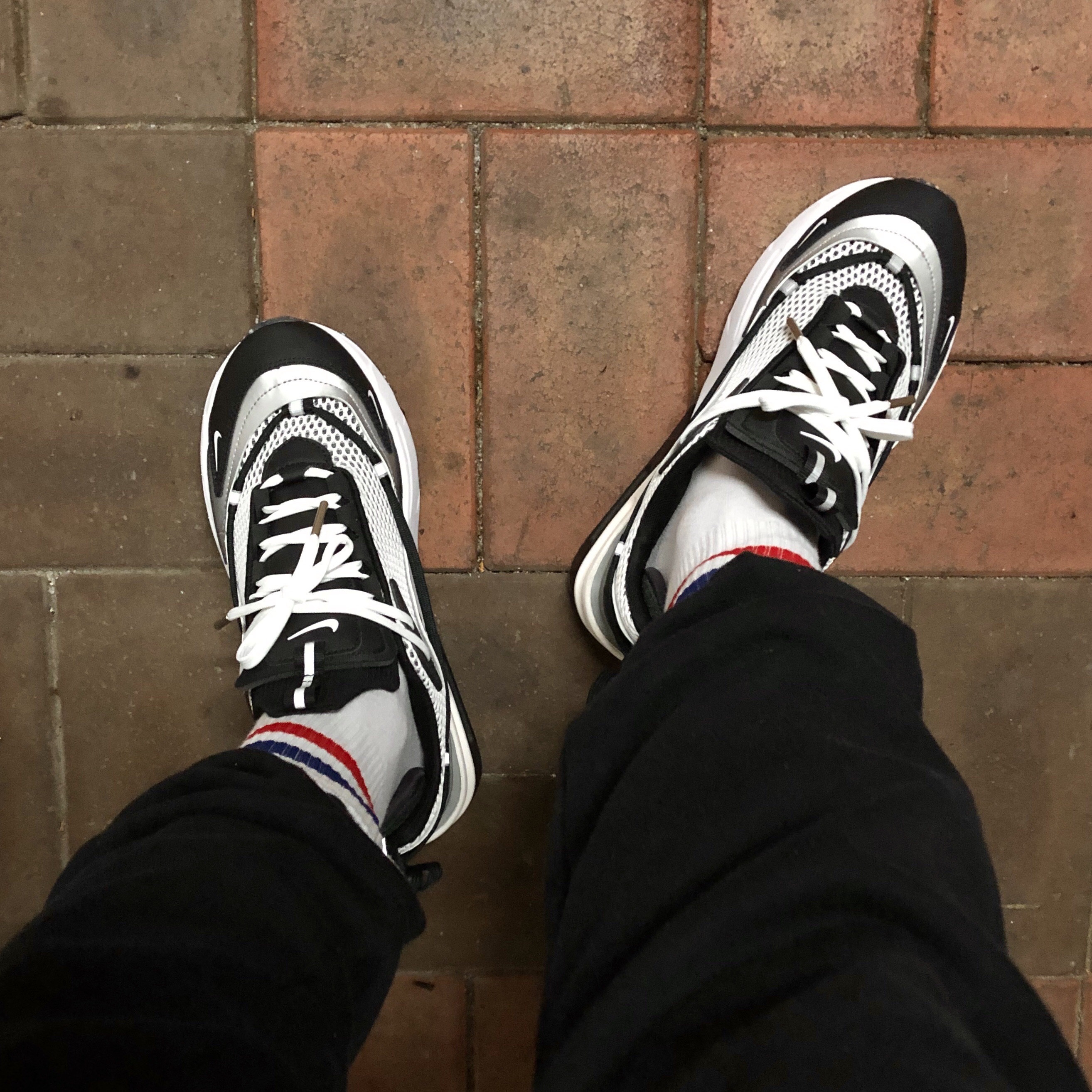 (W) Nike Air Max Furyosa Silver and Black 착용 스타일