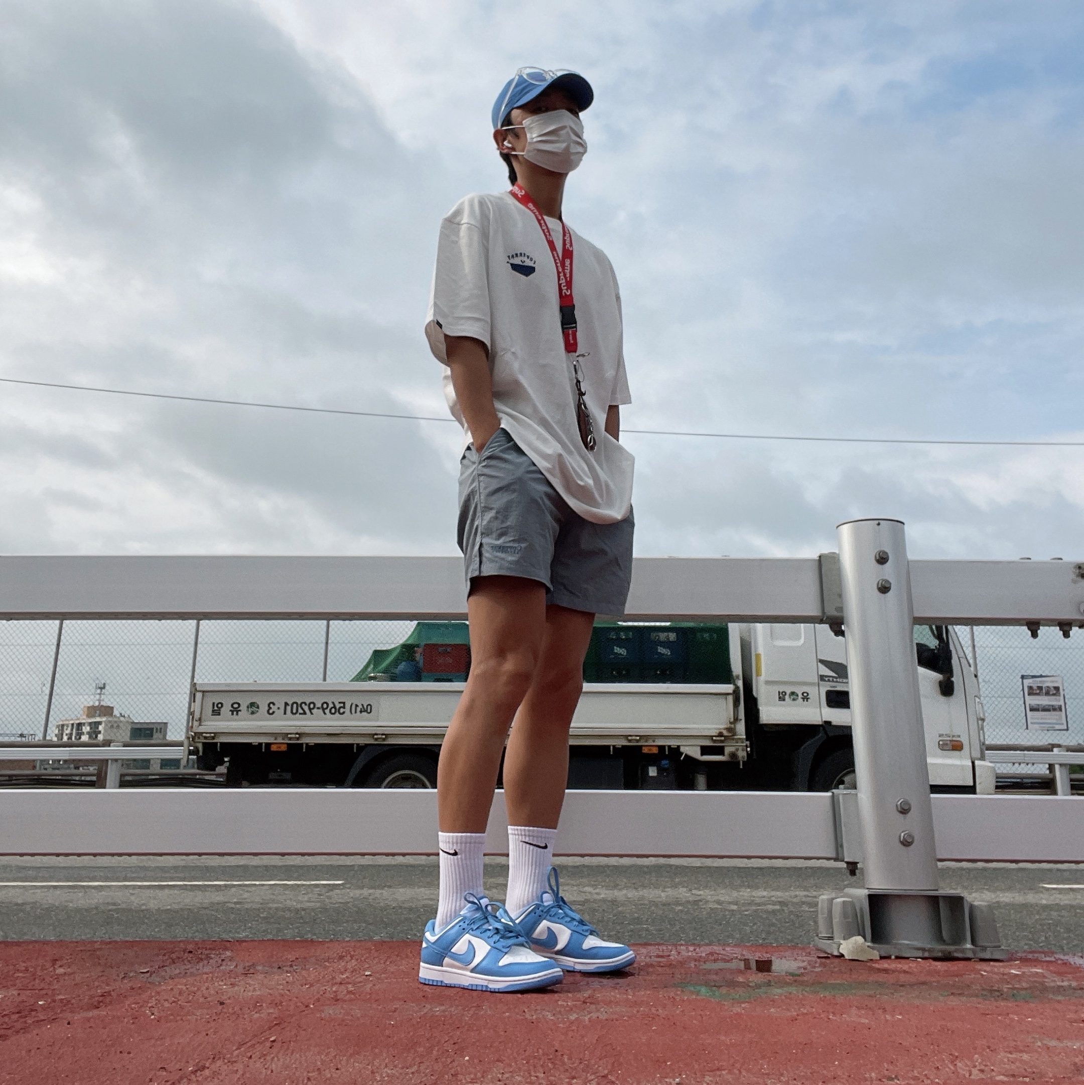 Nike Dunk Low Retro University Blue 착용 스타일