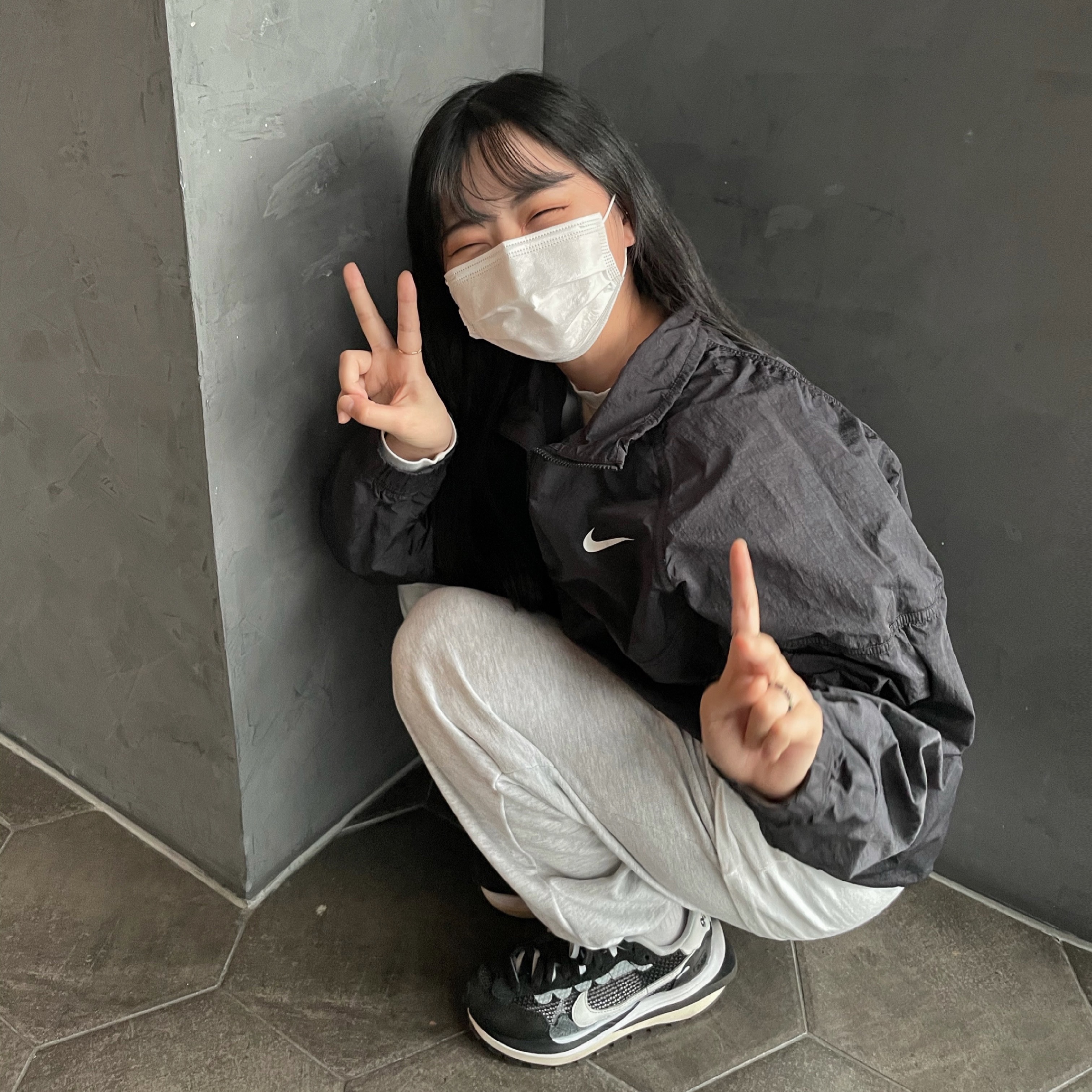 Nike x Stussy Windrunner Jacket Off Noir, Nike x Sacai VaporWaffle Black White 착용 스타일