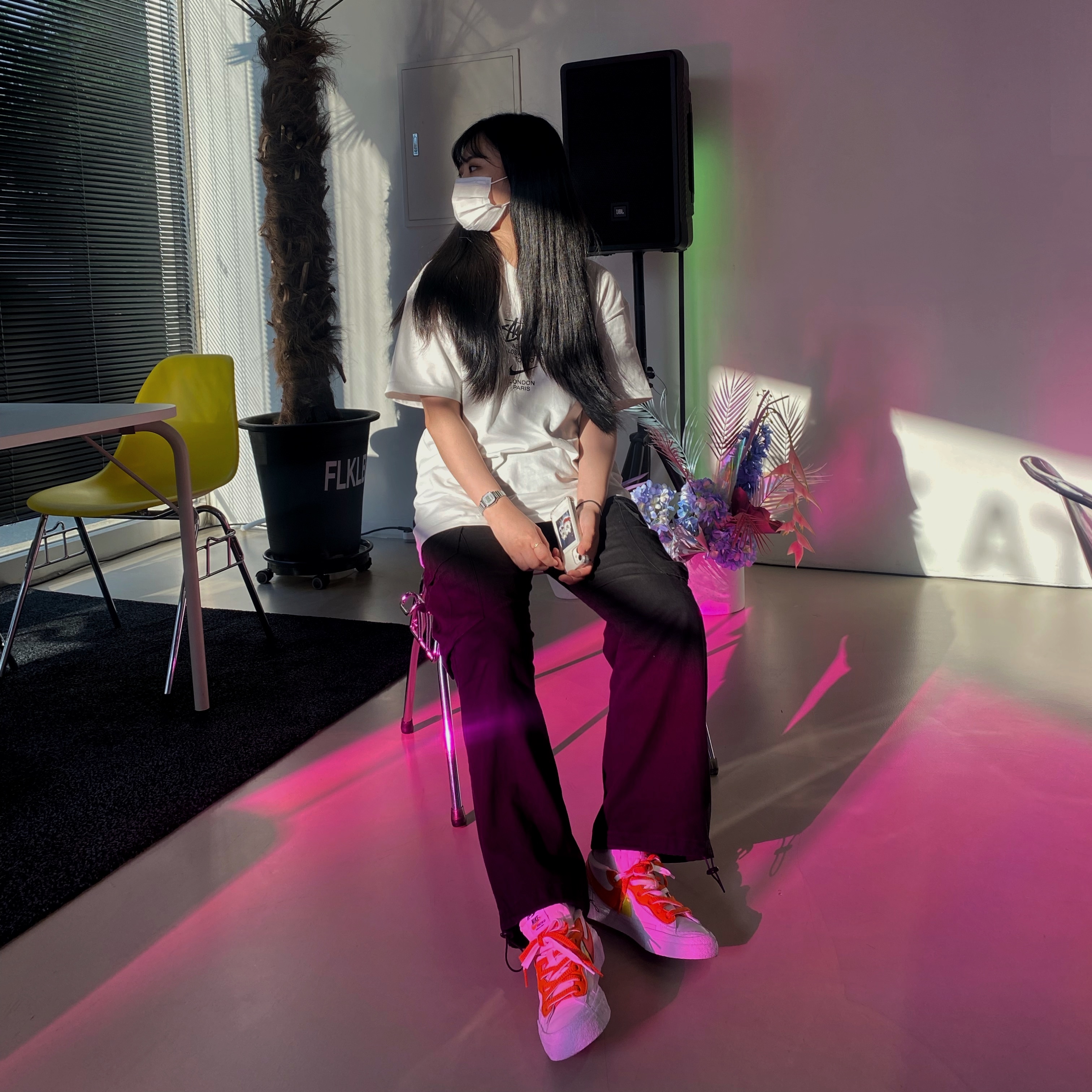 Nike x Sacai Blazer Low Magma Orange, Nike x Stussy WT T-Shirt White - Asia 착용 스타일