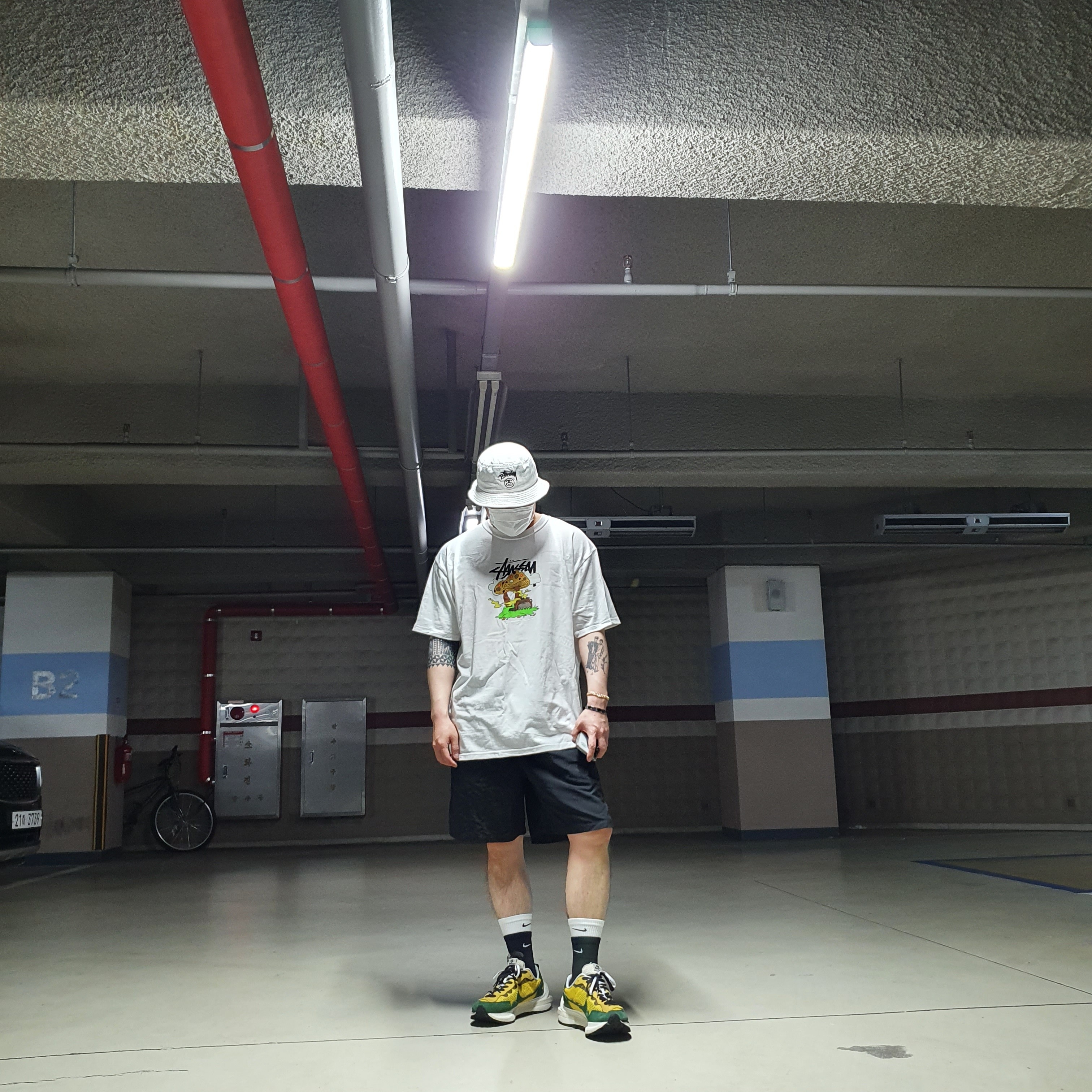 Nike x Sacai VaporWaffle Tour Yellow & Gorge Green Sail 착용 스타일