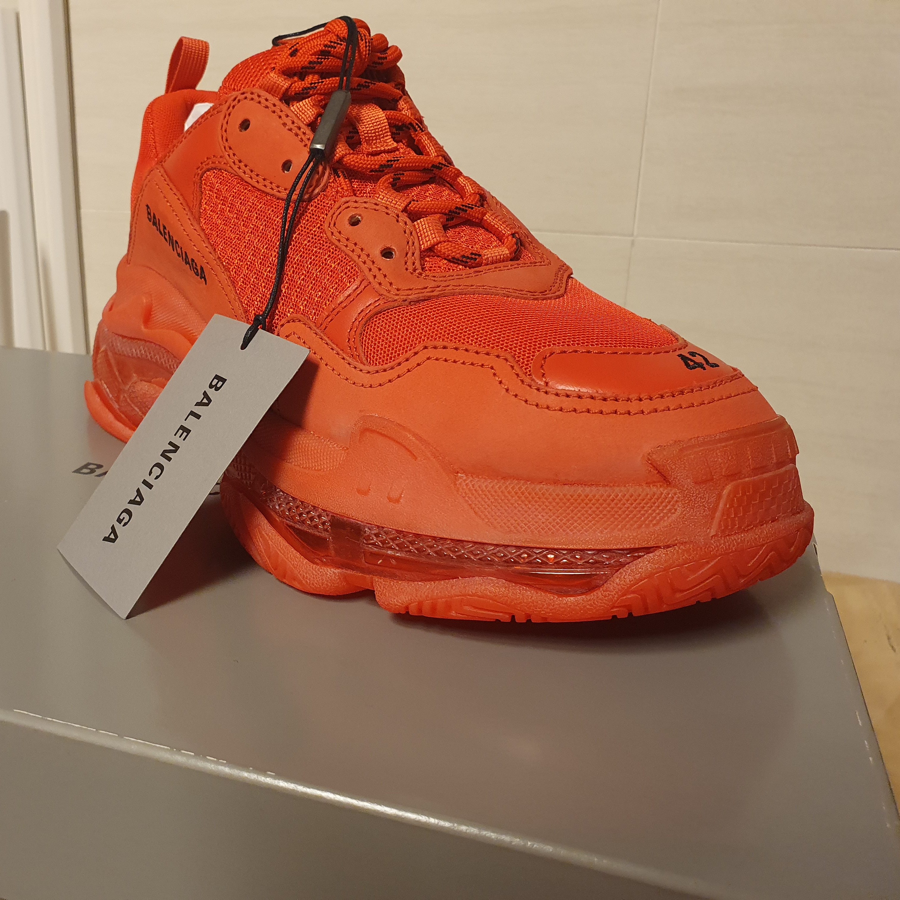 Balenciaga Triple S Trainer Triple Black 착용 스타일 - 2