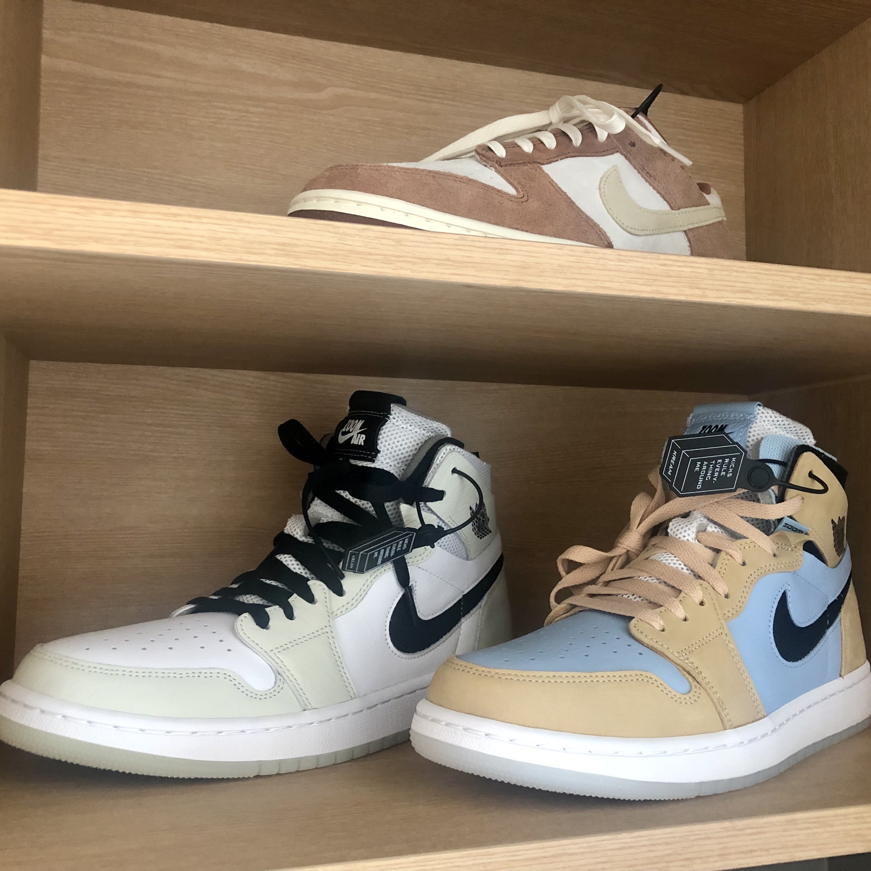 Nike Dunk Low Pro Premium Medium Curry, (W) Jordan 1 Zoom Air CMFT Light Bone 착용 스타일 - 1