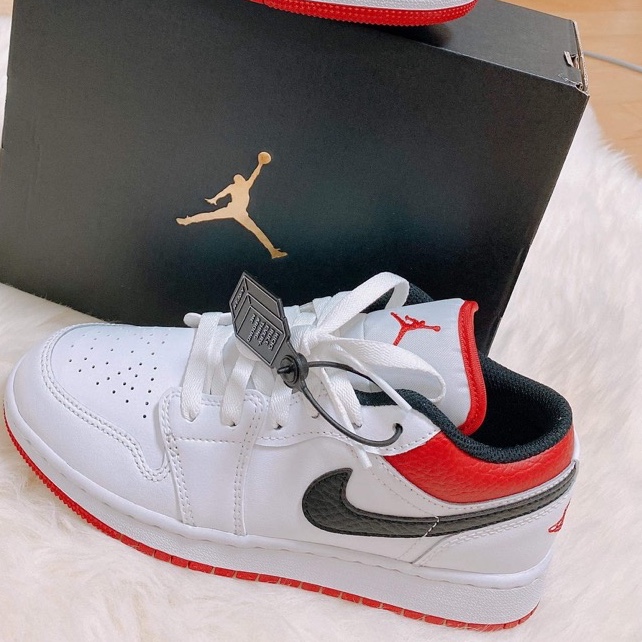 Jordan 1 Low White Red Black 착용 스타일