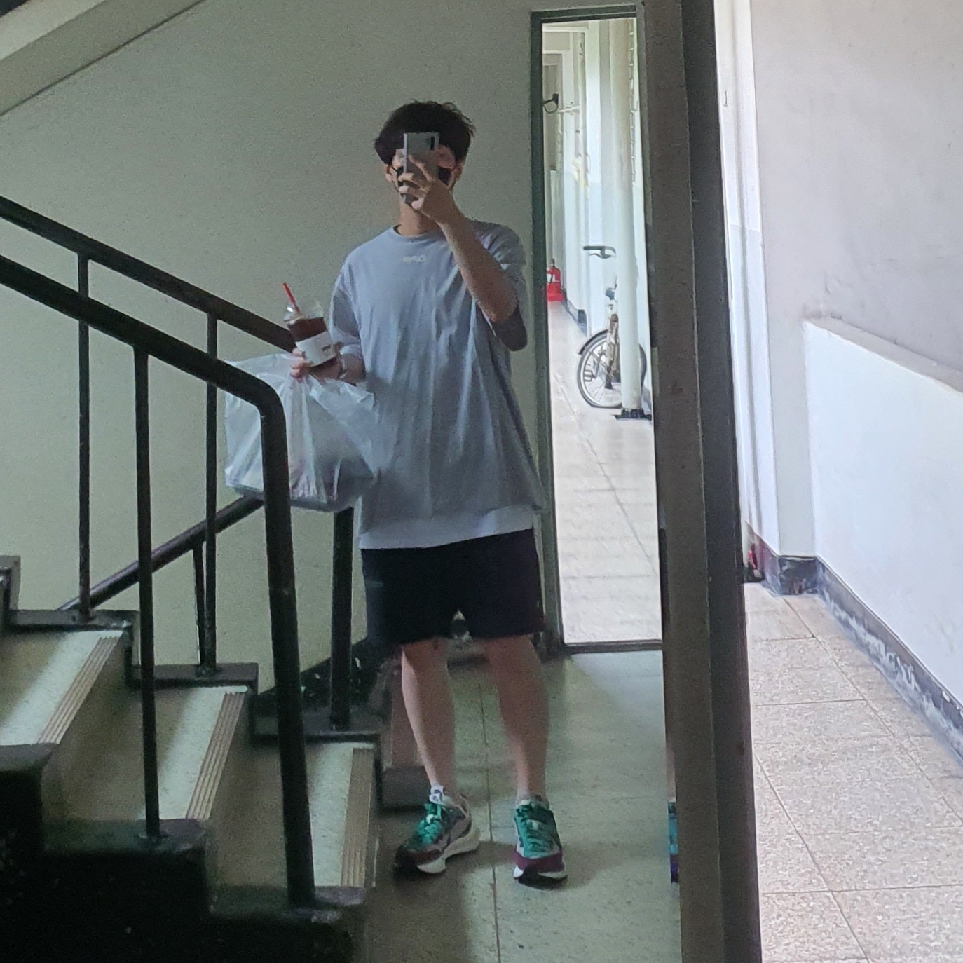 Nike x Sacai VaporWaffle String & Black Villain Red, Essentials Sweatshorts Black 2020 착용 스타일