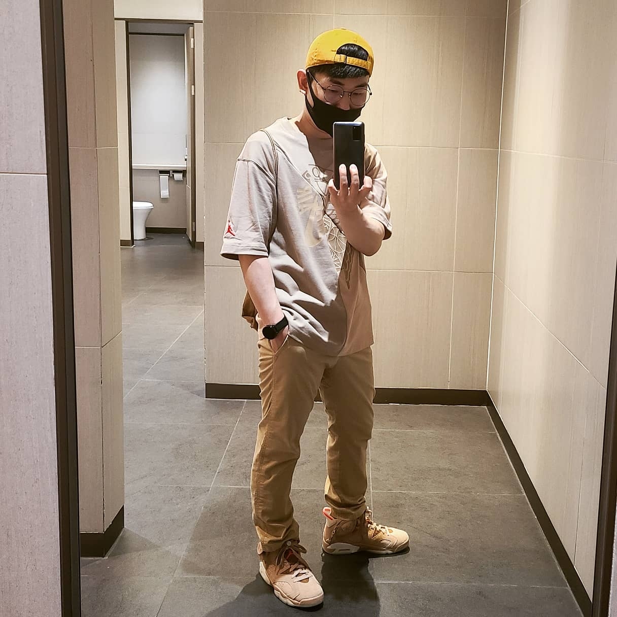 Jordan 6 x Travis Scott Retro SP British Khaki, Jordan x Travis Scott S/S Top - Asia 착용 스타일 - 1