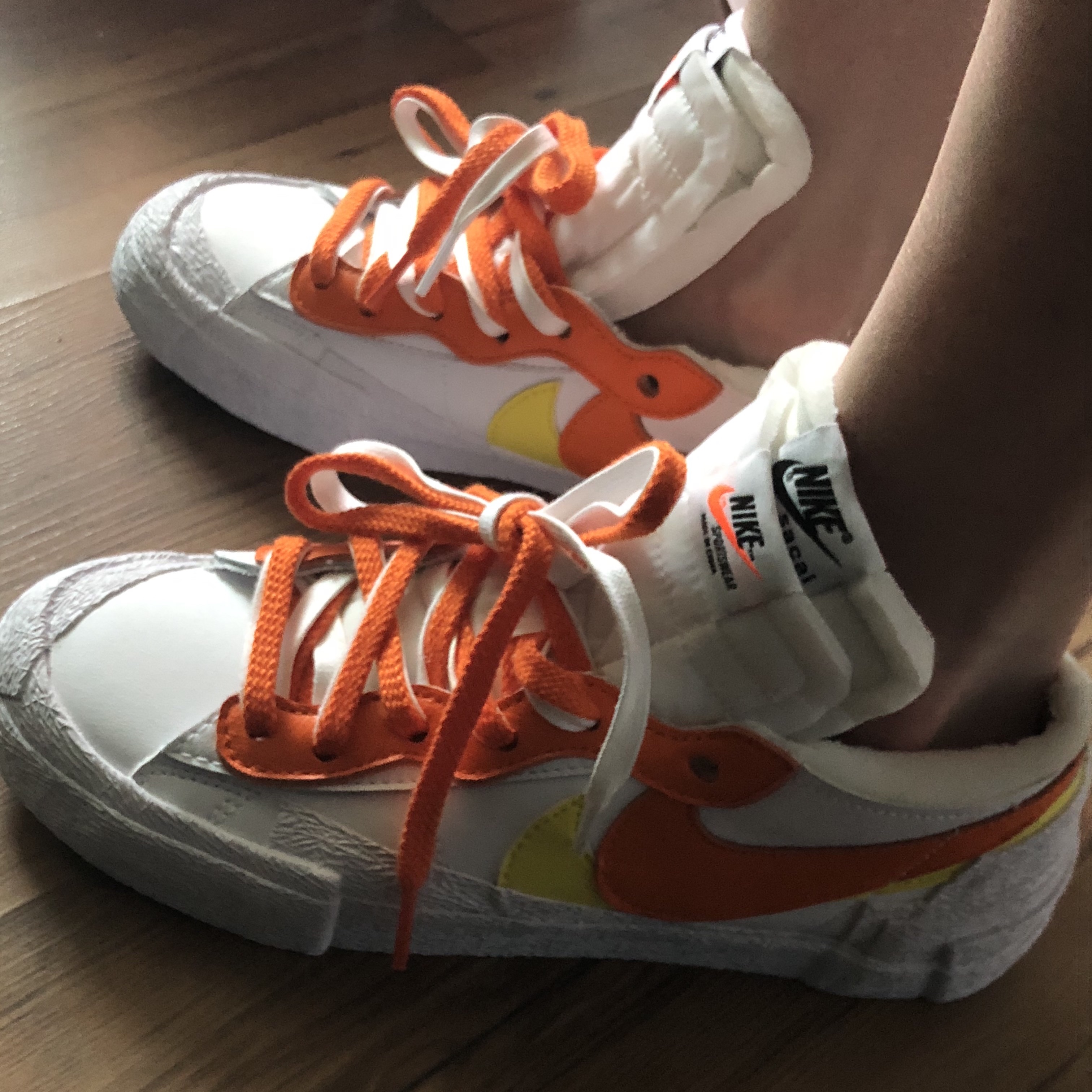 Nike x Sacai Blazer Low Magma Orange 착용 스타일 - 3