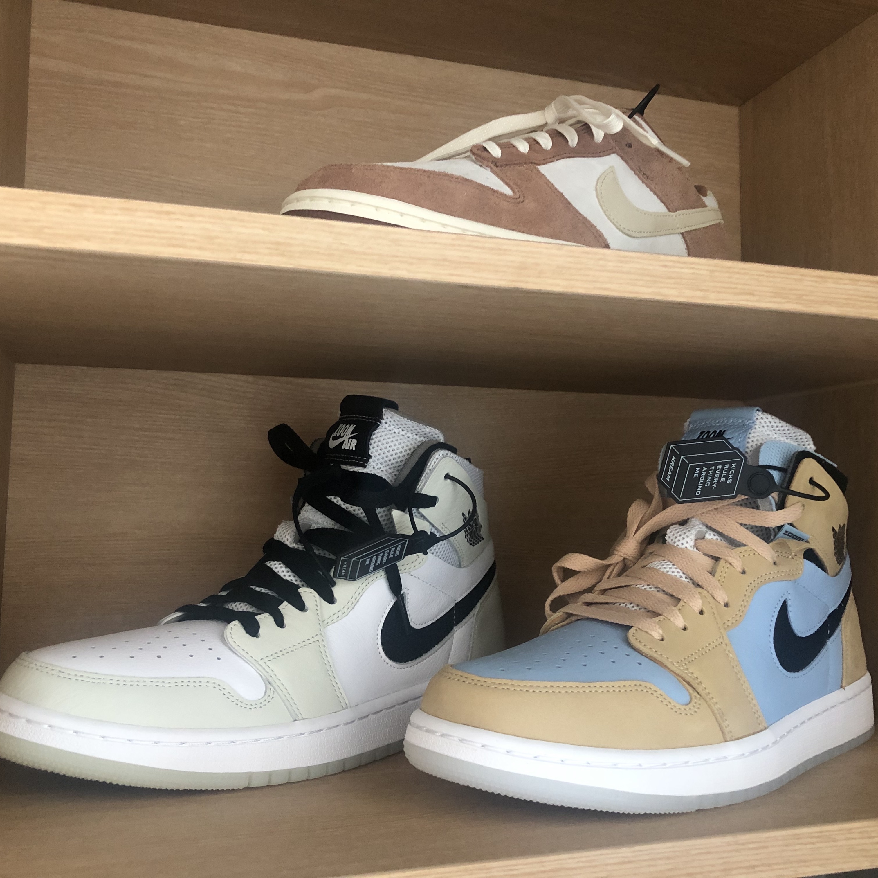 Nike Dunk Low Pro Premium Medium Curry, (W) Jordan 1 Zoom Air CMFT Light Bone 착용 스타일 - 2