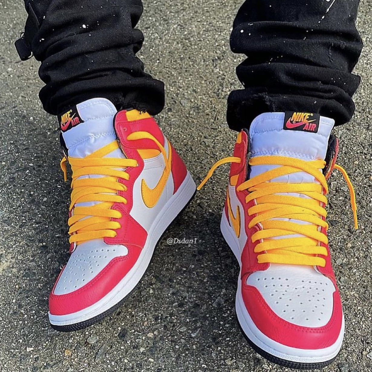 Jordan 1 Retro High OG Light Fusion Red 착용 스타일 - 4