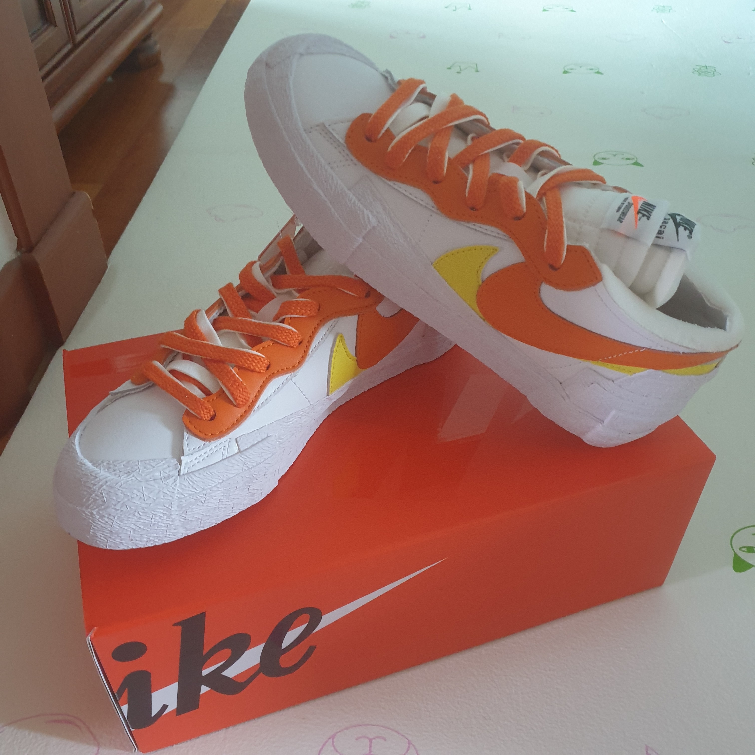 Nike x Sacai Blazer Low Magma Orange 착용 스타일 - 1